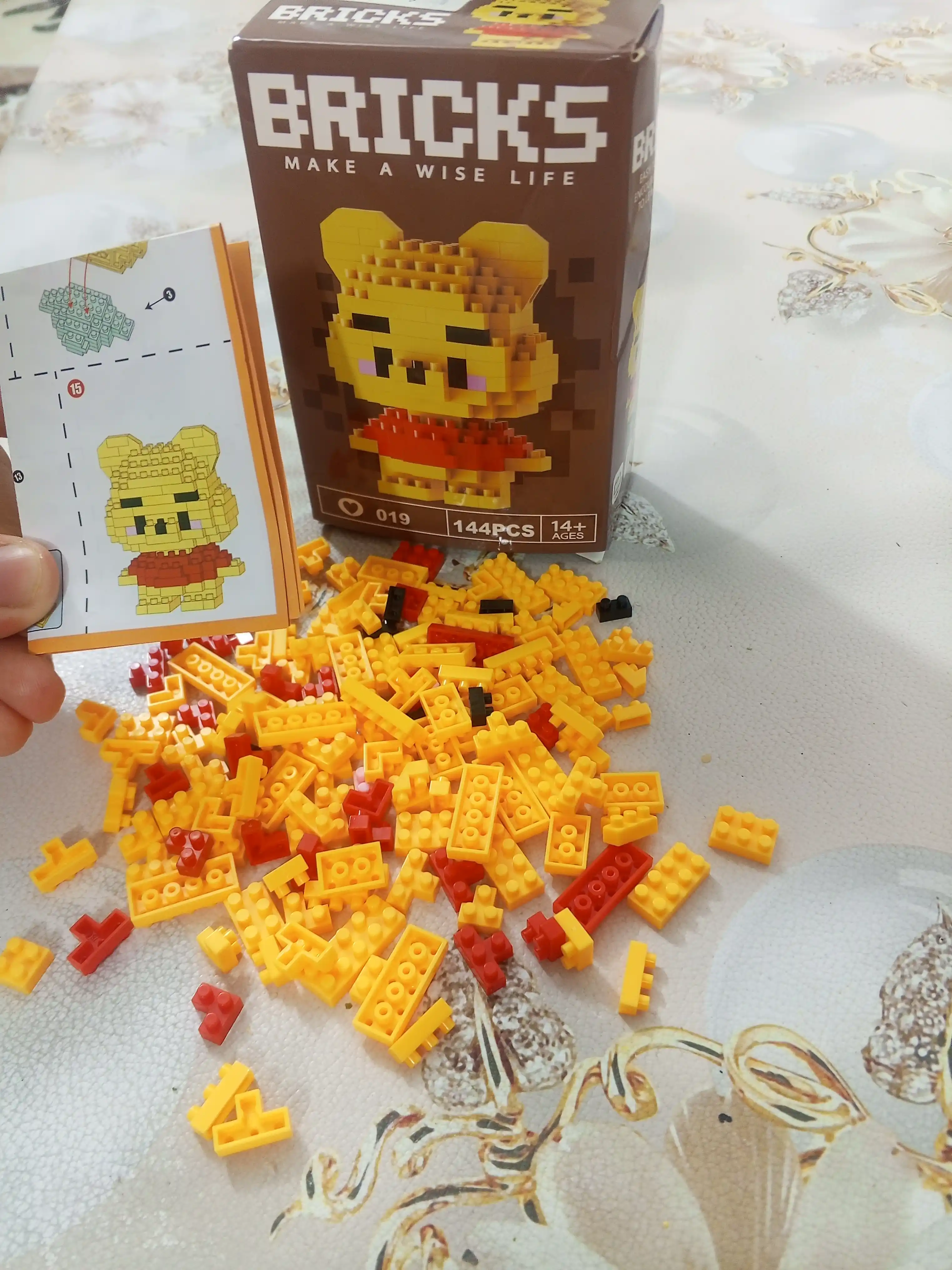Konstruktor 3D blok, mini Lego, bolalar va kattalar uchun o'yinchoq jumboq, raqamlar sariq