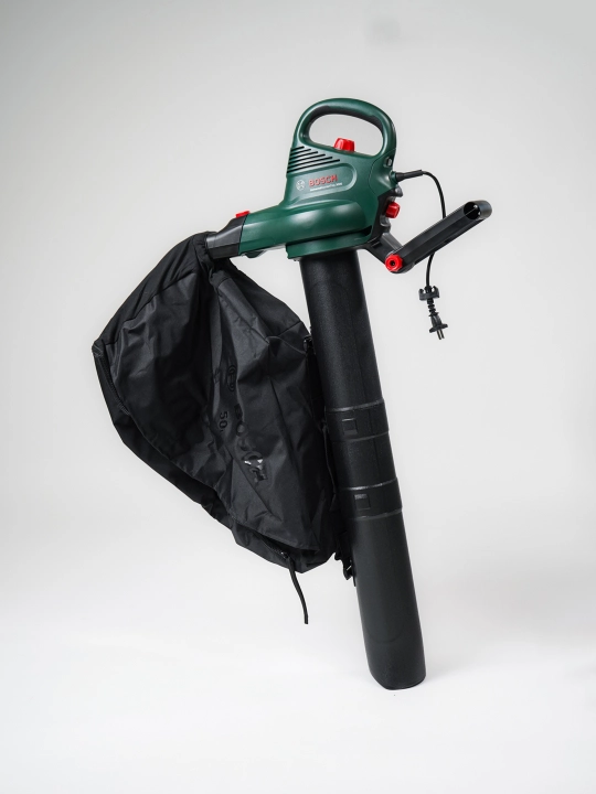 Bosch UniversalGardenTidy 3000 bog‘ havo puflagich-changyutgichi, 1,8 kVt, 41 litr