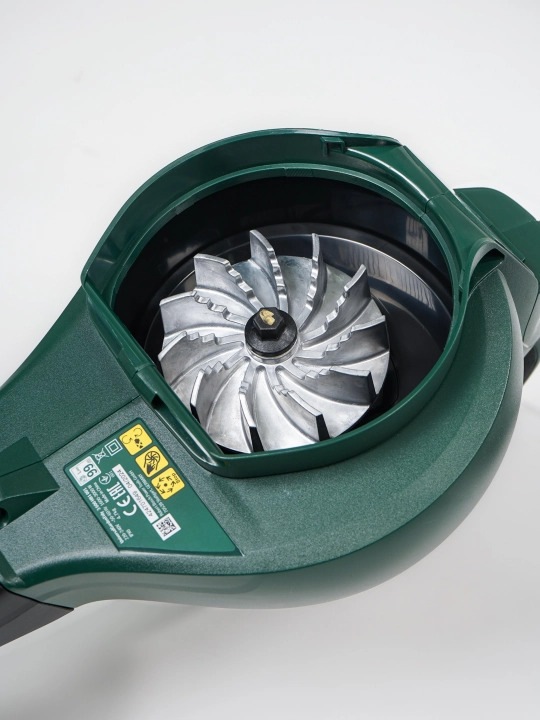 Bosch UniversalGardenTidy 3000 bog‘ havo puflagich-changyutgichi, 1,8 kVt, 41 litr