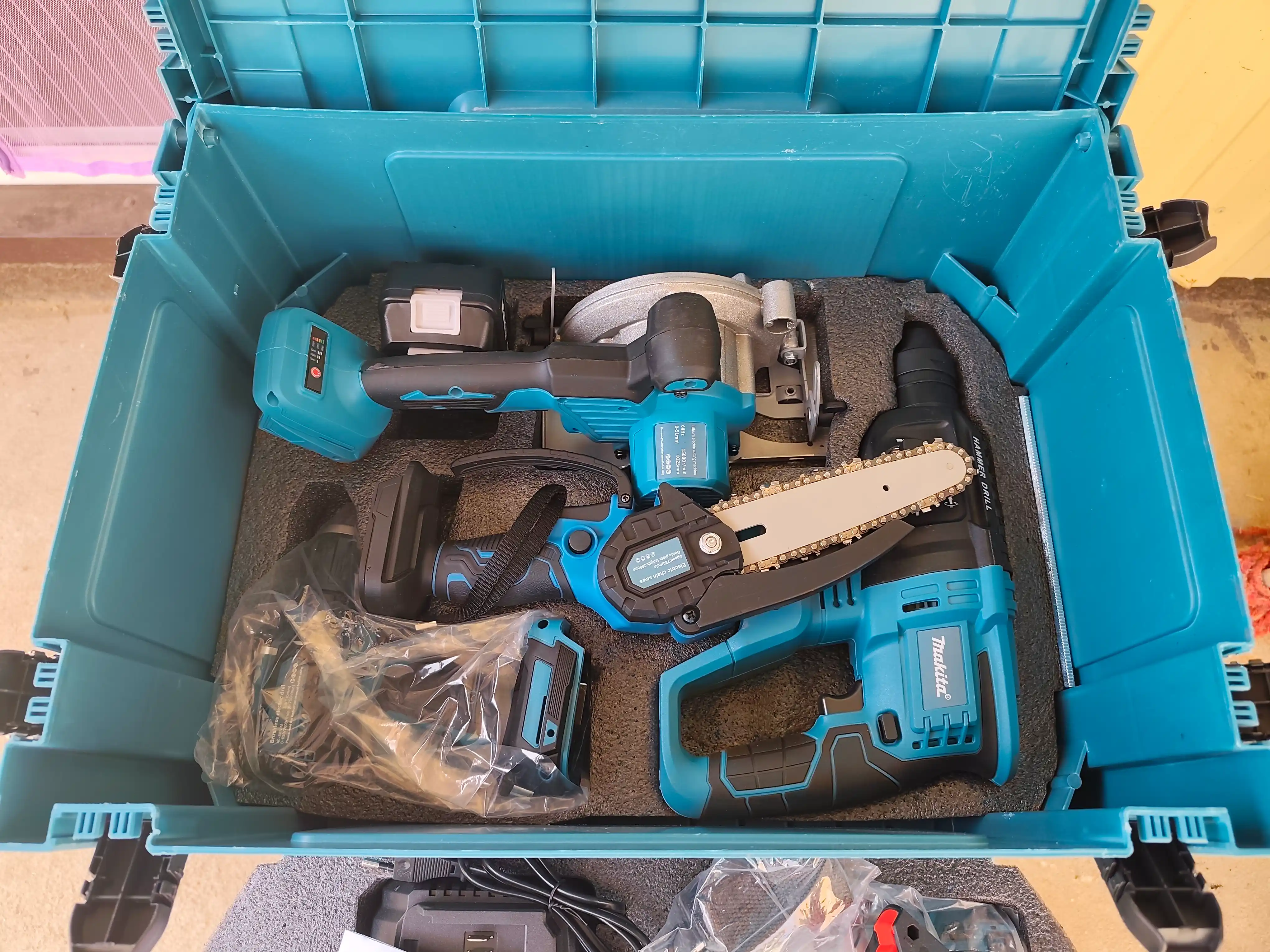 Akkumulyatorli to'plam 6 tasi 1 da, perforator, shurupovert, gaykovert, bolgarkа, arra