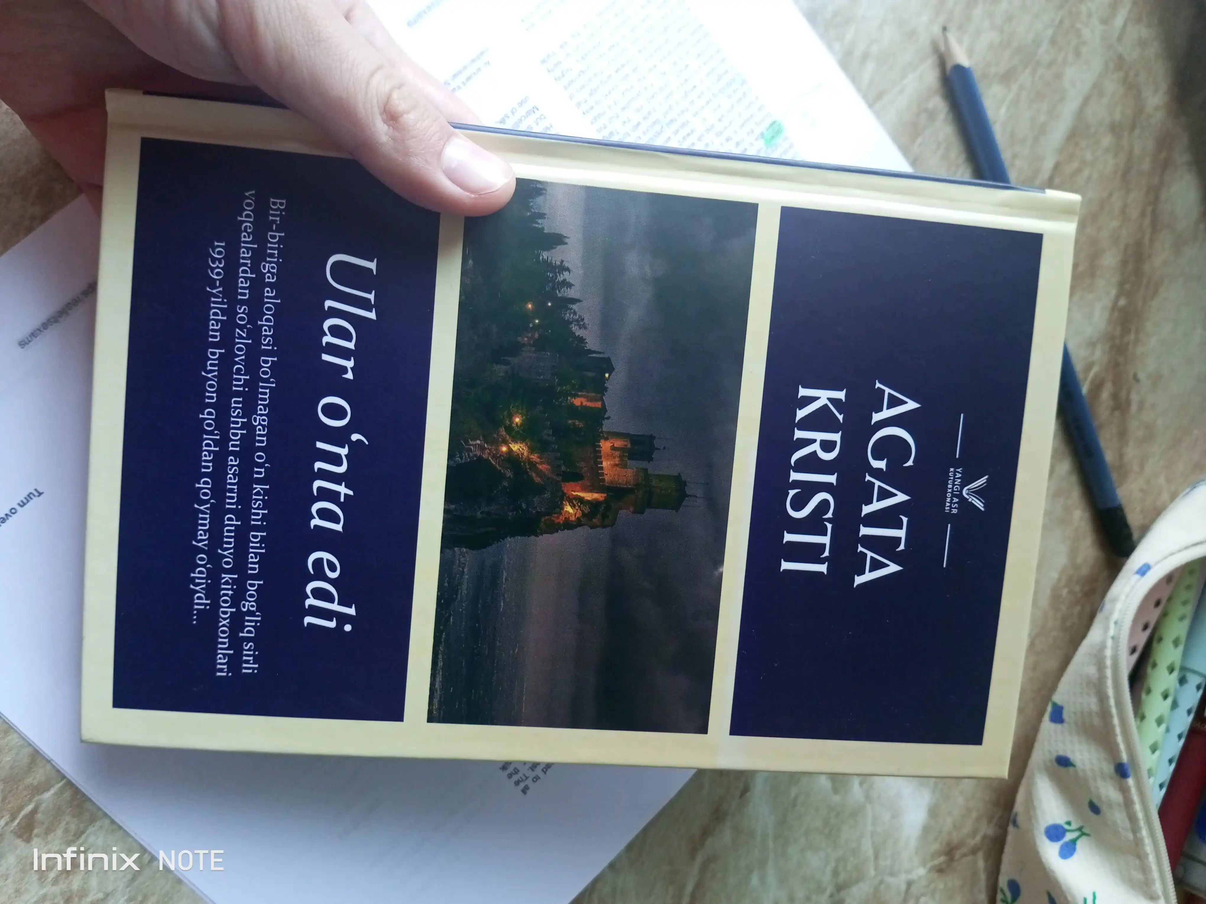 Улар ўнта эди, Агата Кристи