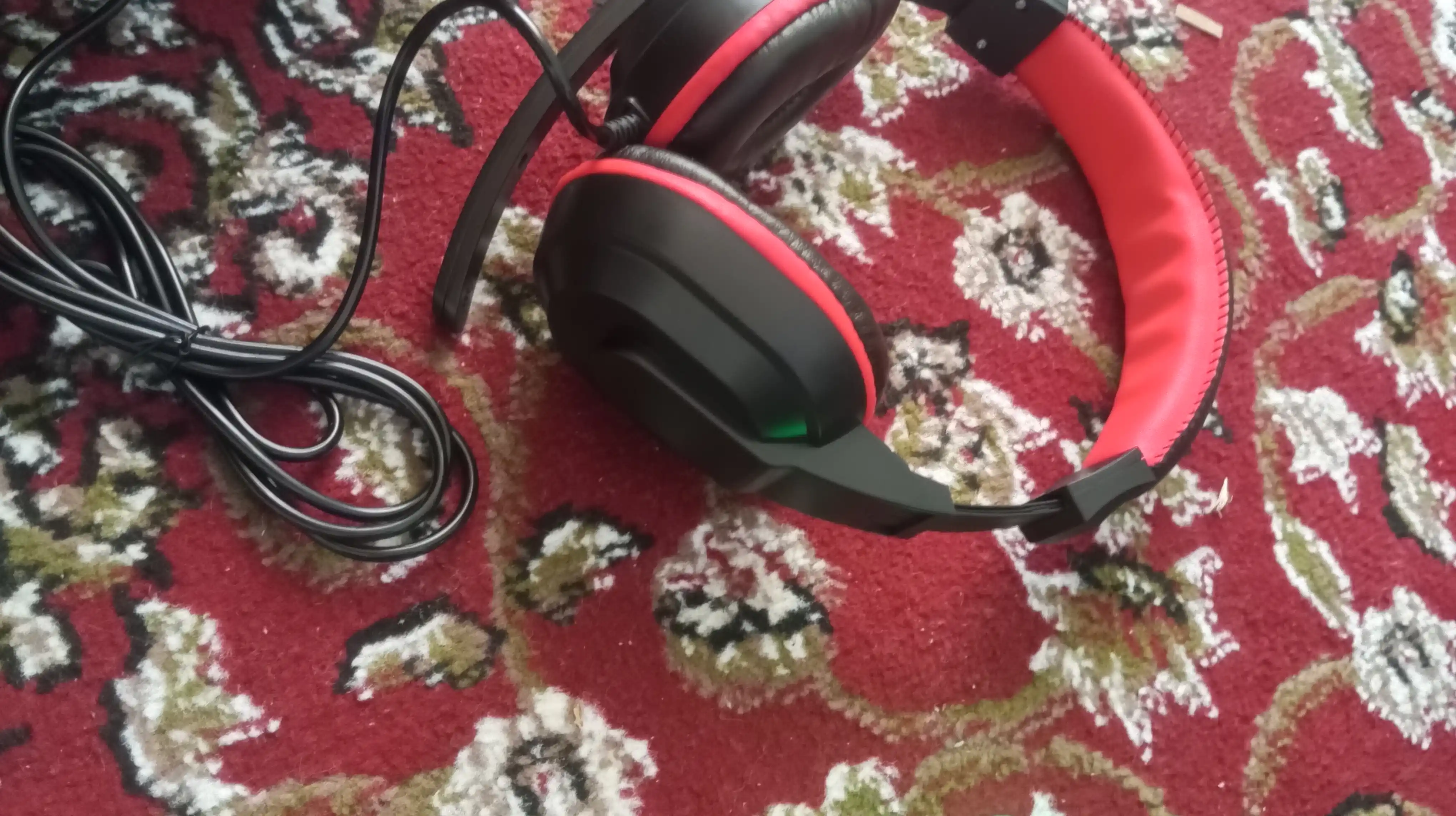 O'yin uchun smart klaviatura va sichqoncha RGB yoritgichi bilan, LED chiroqli
