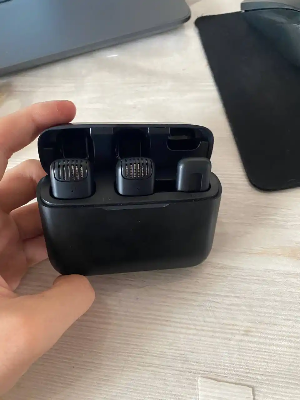 IPhone va Android uchun Type-C va Lightning ulagichlari bilan jihozlangan 2 ta 1 da simsiz ilmoqli mikrofon