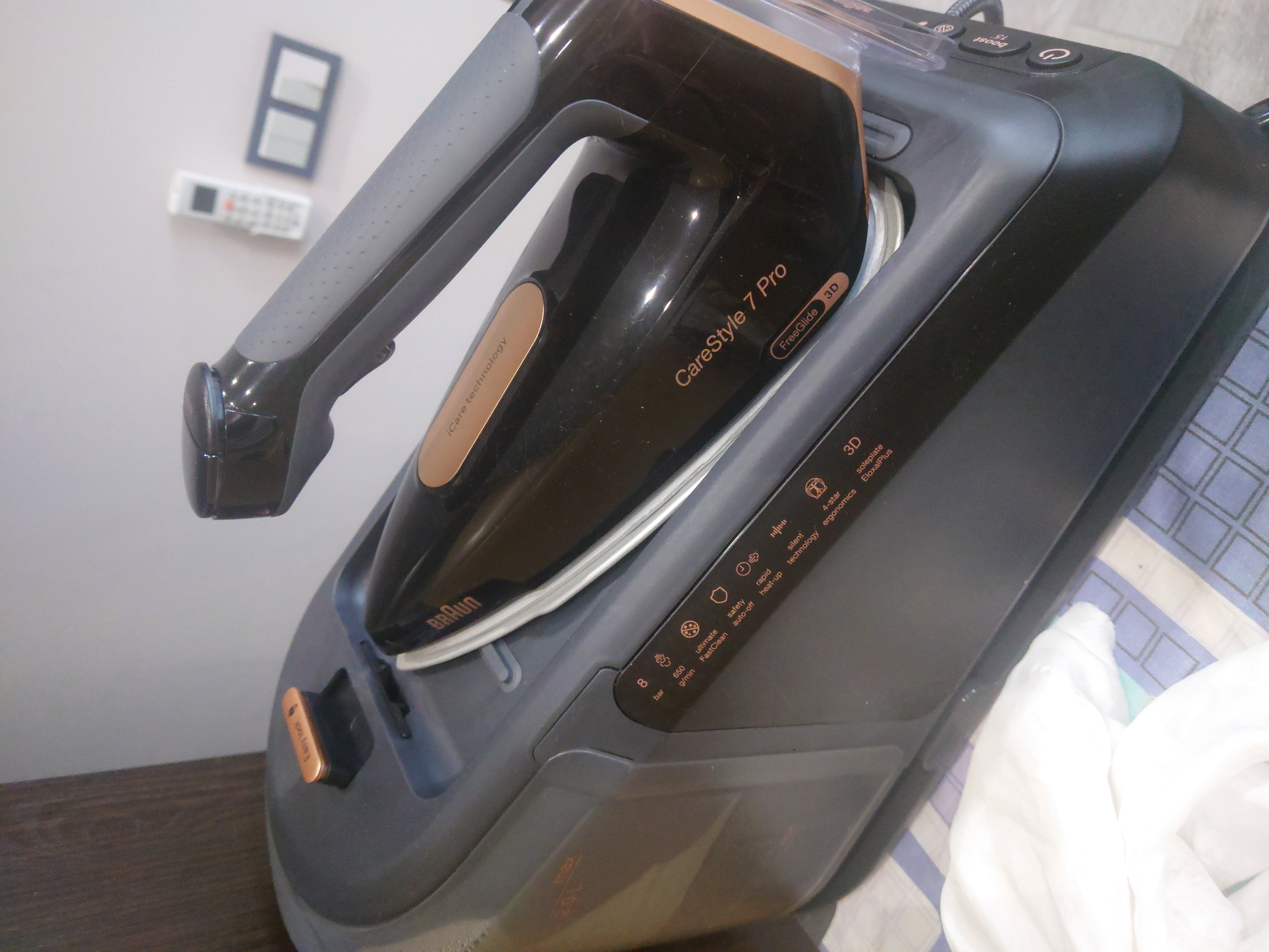 Парогенератор BRAUN IS7286BK CareStyle 7 Pro, гладильная система
