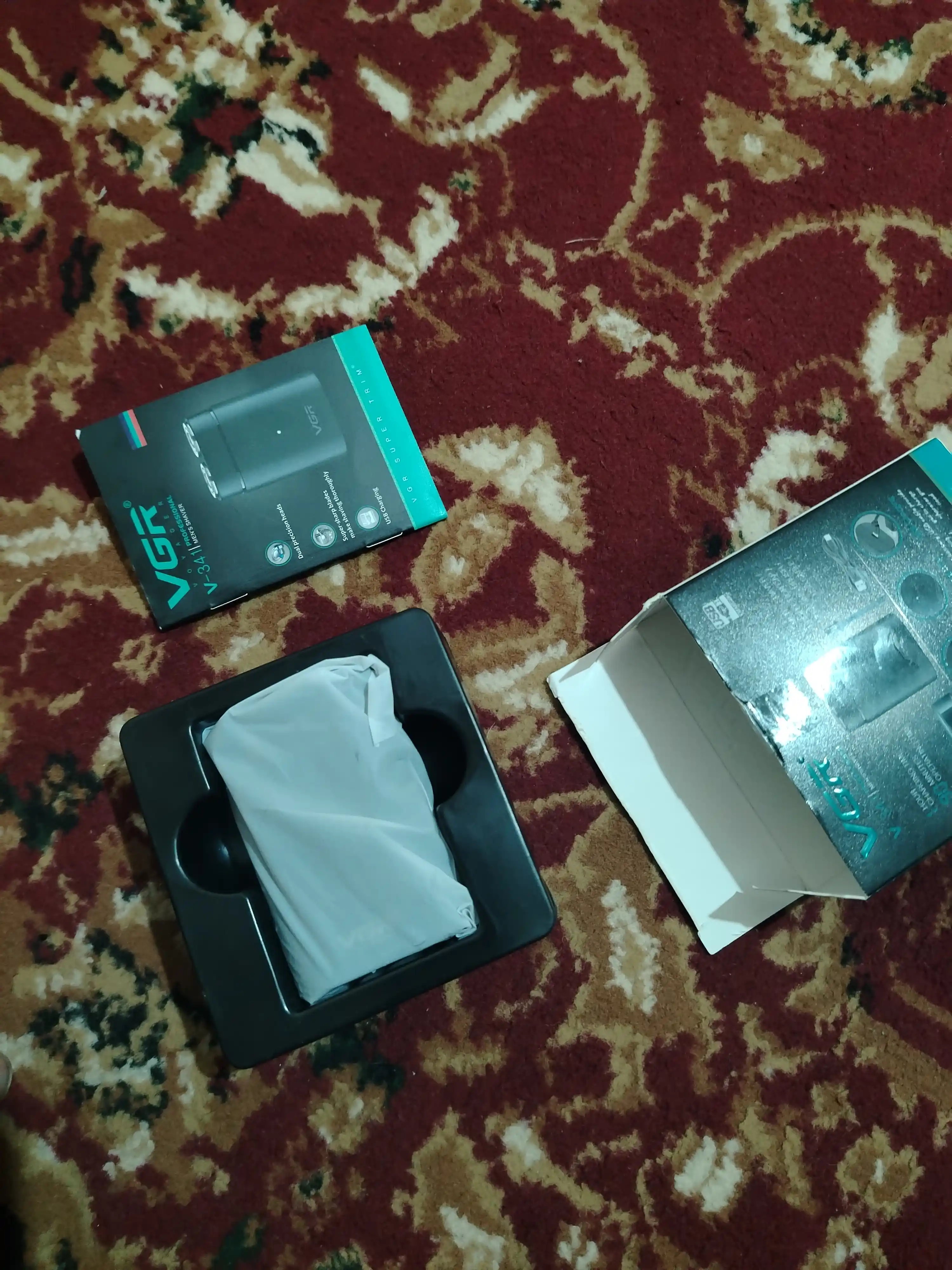 Elektr ustara VGR V-341, simsiz shaver, portativ, erkaklar uchun