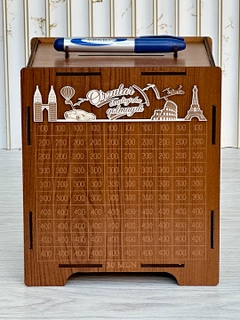 Коричневый