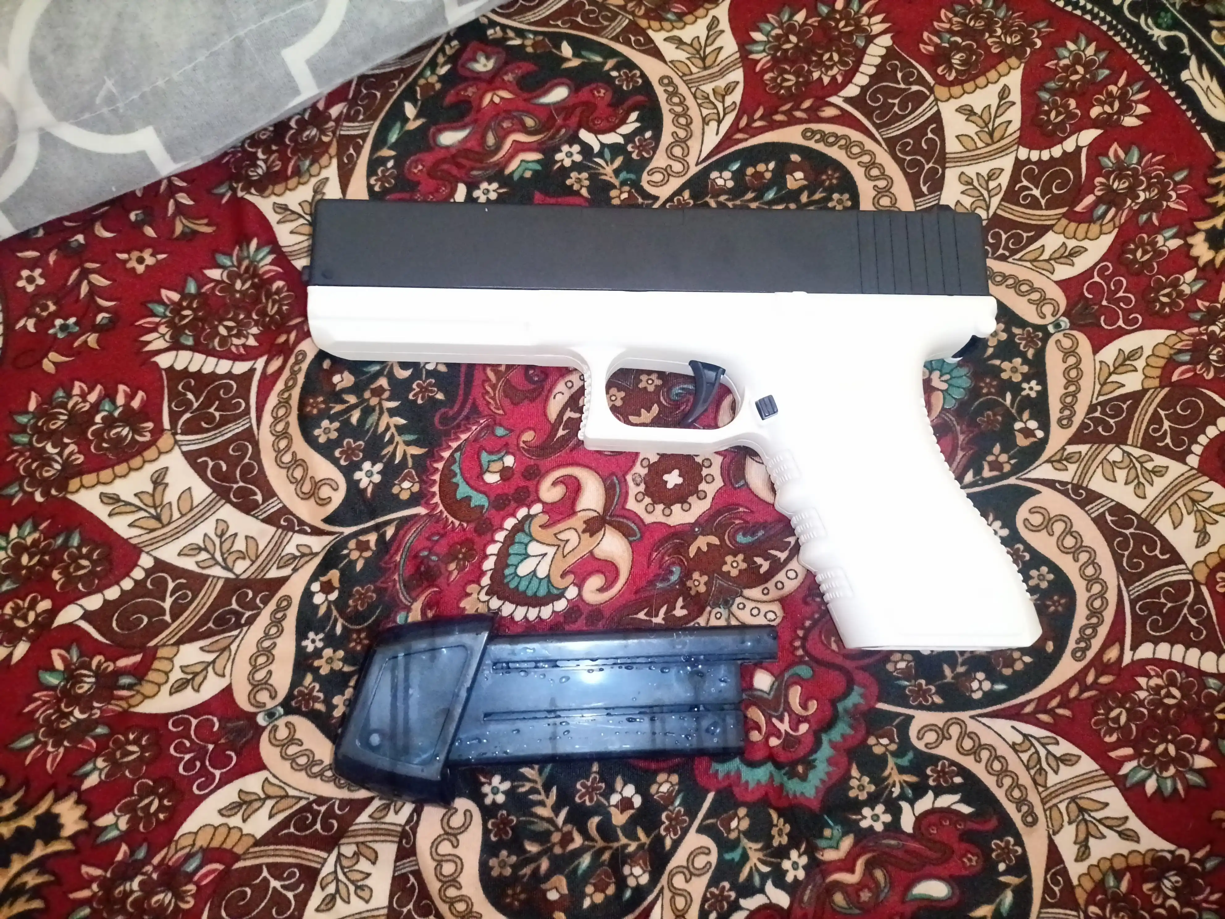 Водяной пистолет детский Glock water gun, на аккумуляторе