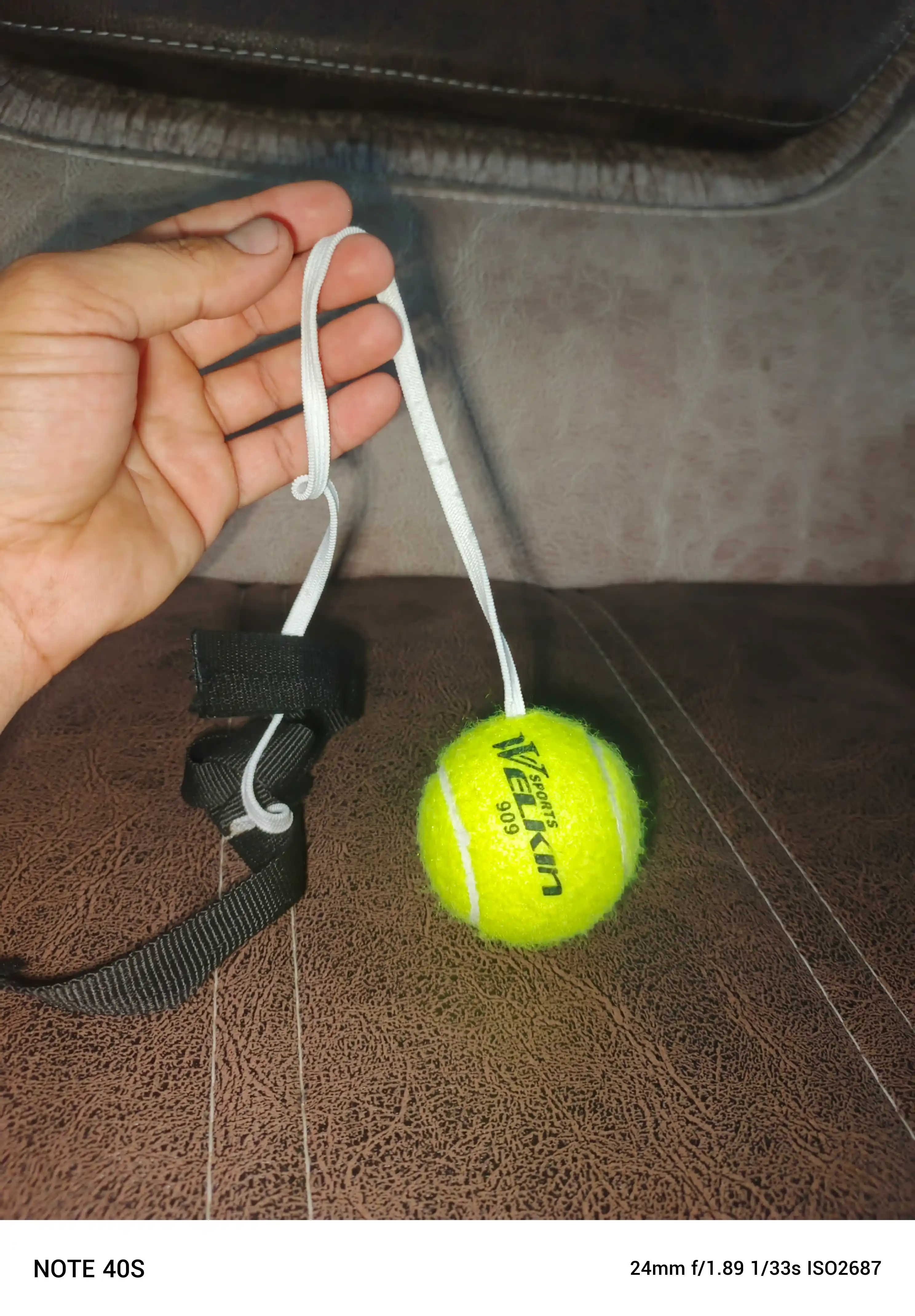 Боксерский тренировочный мяч на резинке Fightball