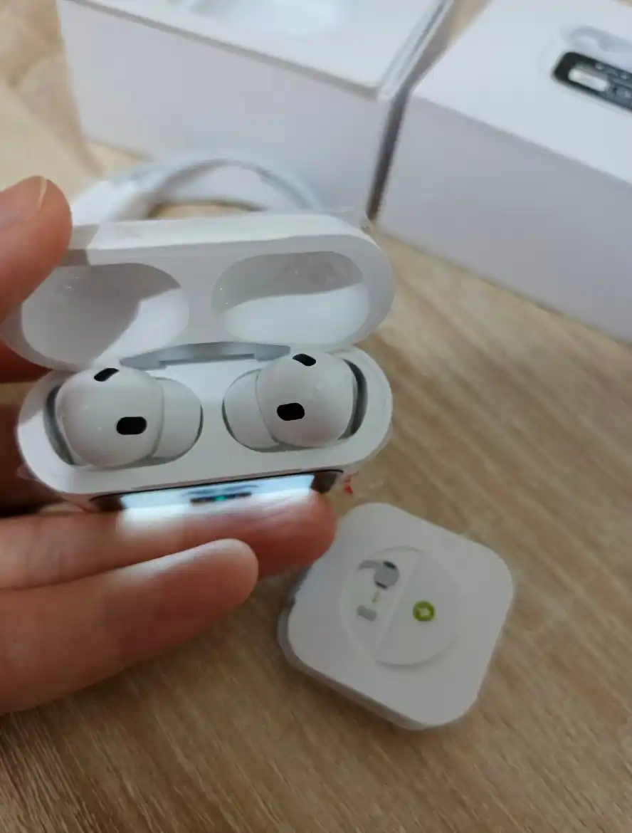 Sensorli displeyli TWS simsiz quloqchinlar (naushnik) Bluetooth 5.4iPhone va Android uchun