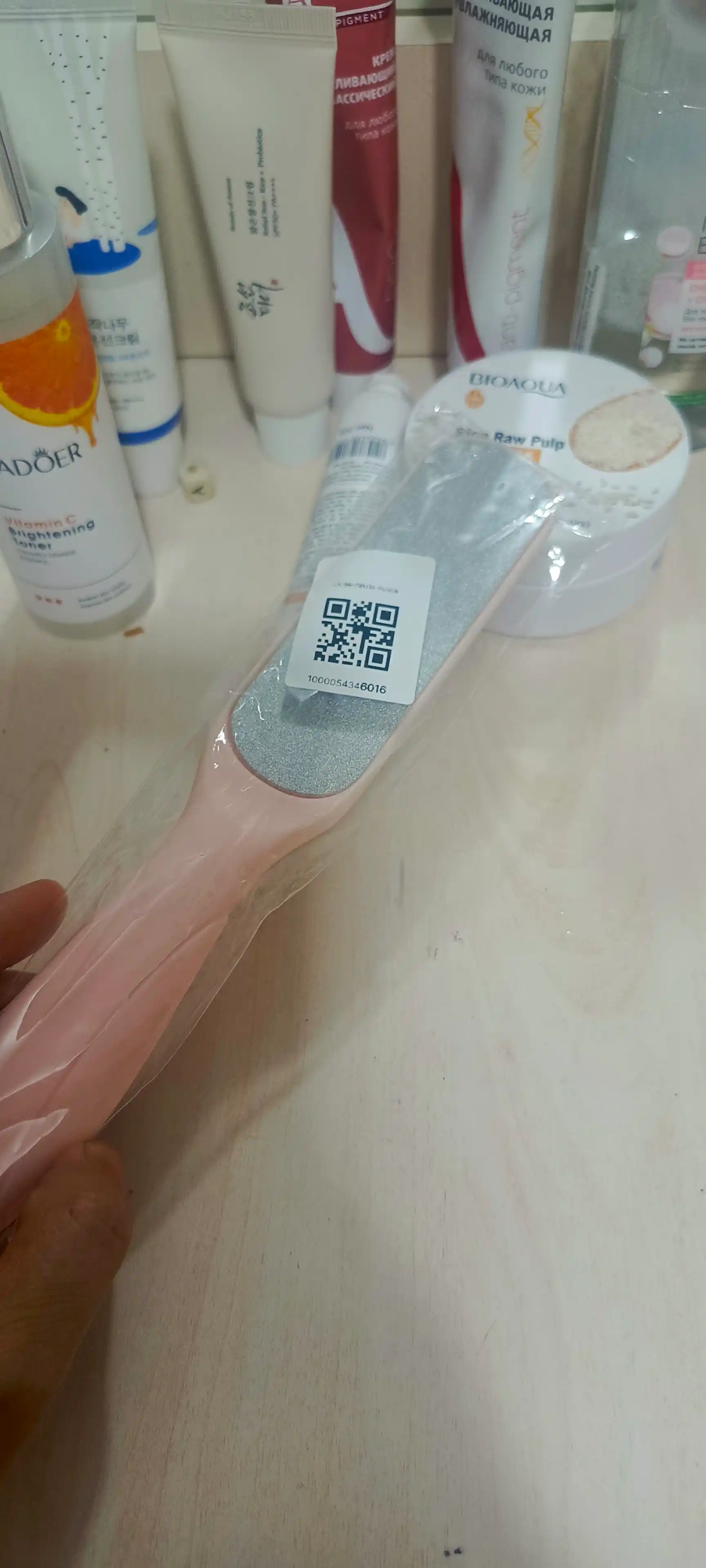 Двустороннее устройство для ухода за ногами, которое делает кожу ног гладкой и нежной