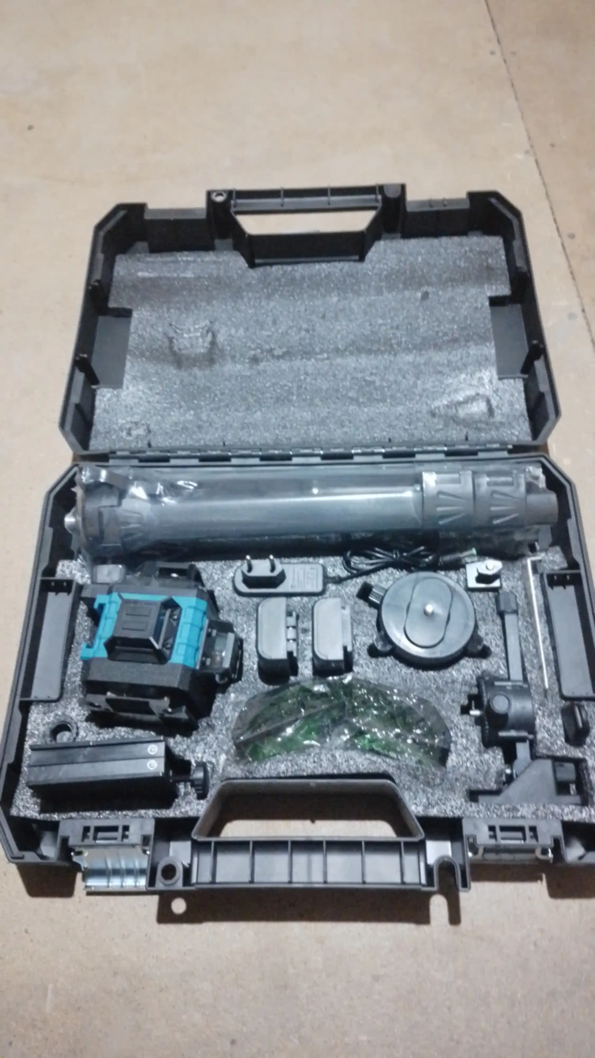 Лазерный уровень 4D Mk D16, со стойкой