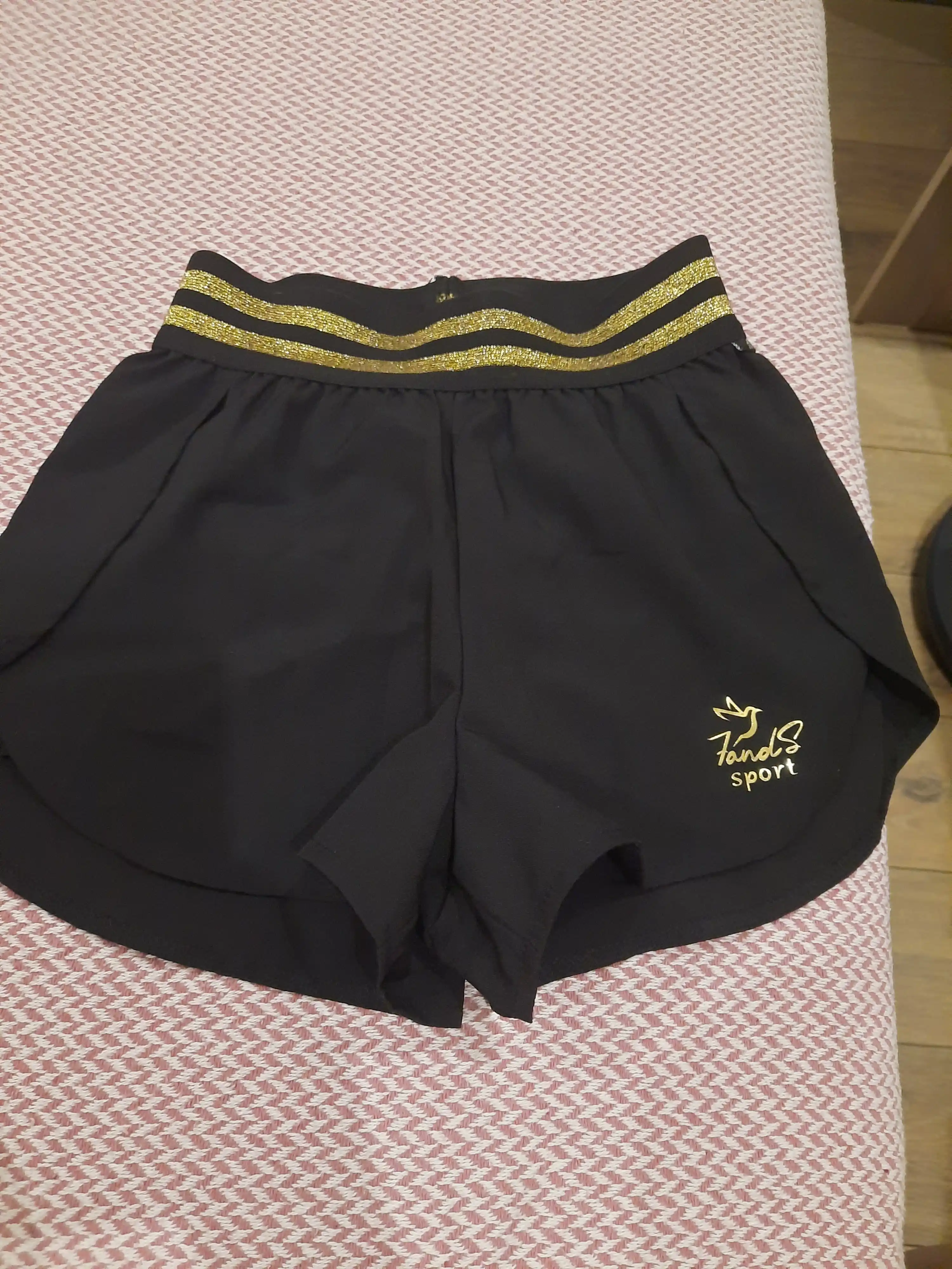 Raqs va gimnastika uchun, ikki qismli, sport shorti