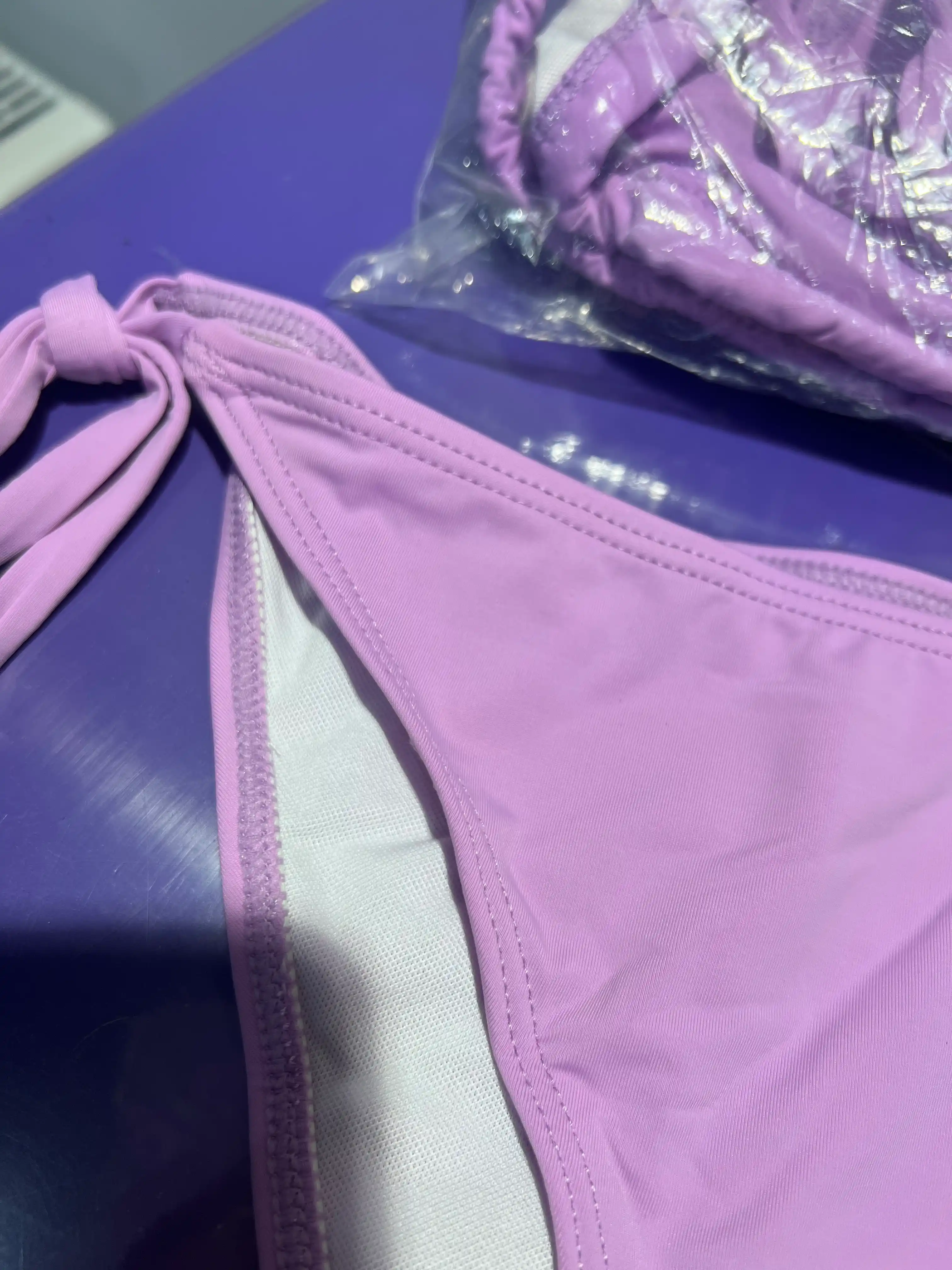 Ayollar bog‘ichli bikini cho‘milish kiyimi (pushti/binafsha/qizil)