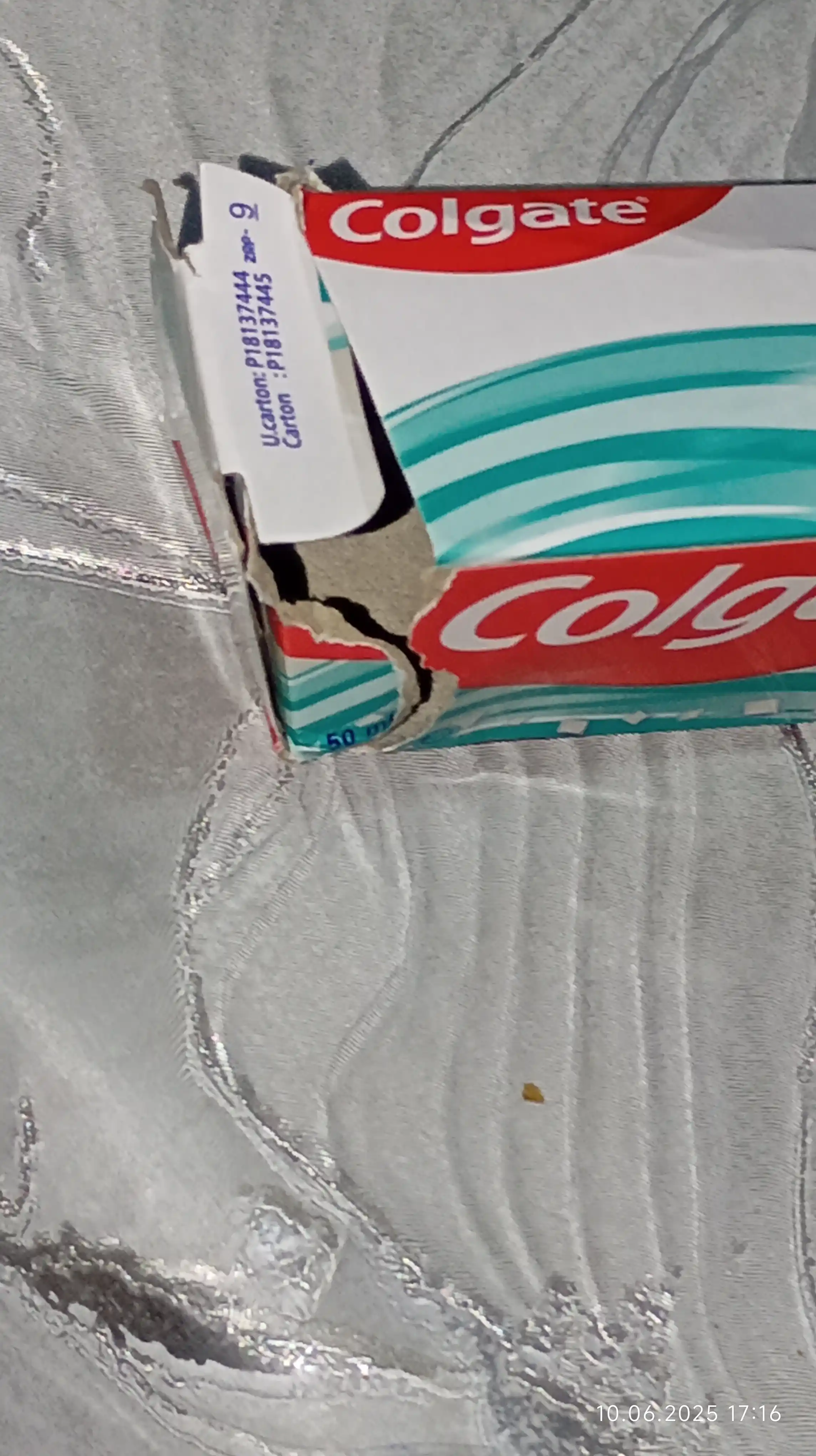 Зубная паста Colgate MAX White Crystal Mint, 50 мл