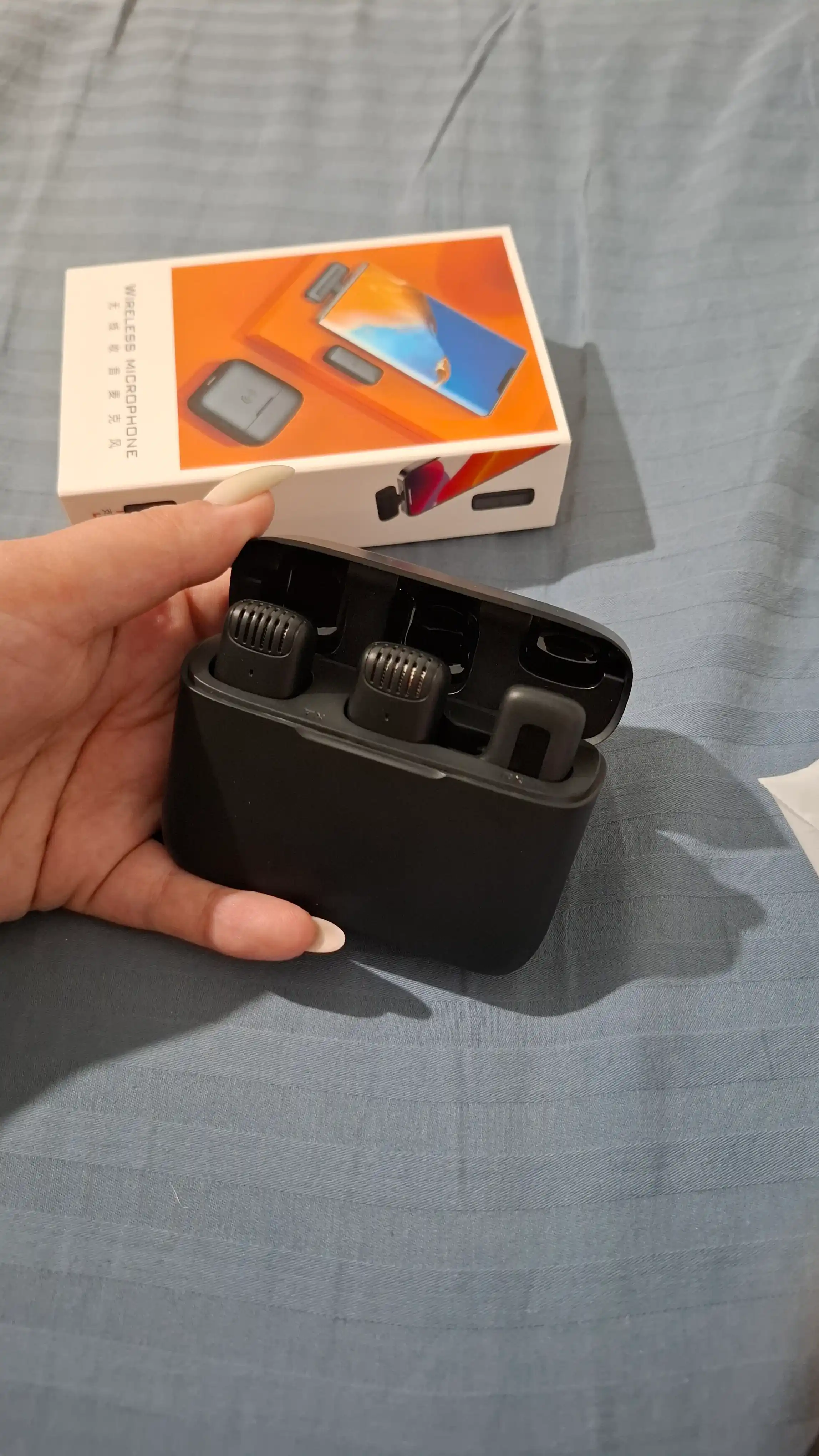 IPhone va Android uchun Type-C va Lightning ulagichlari bilan jihozlangan 2 ta 1 da simsiz ilmoqli mikrofon