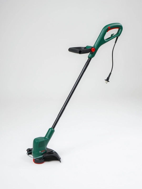Мощные триммеры Bosch: AFS 23-37 & EasyGrassCut 26 – Идеальный газон без усилий