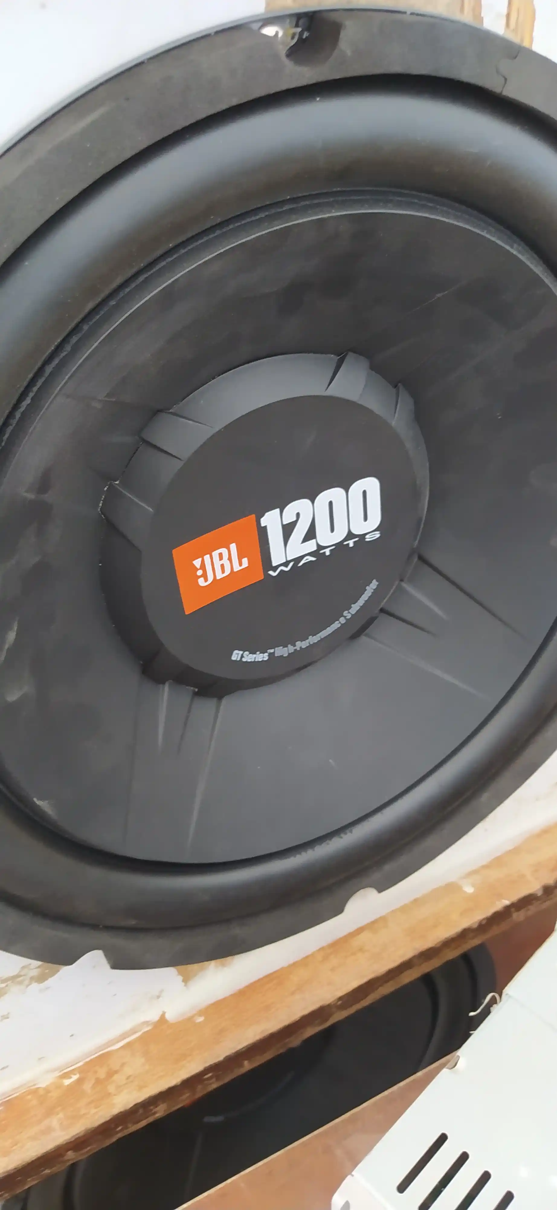 Сабвуфер JBL GT5-S12, 1200 Вт мощный бас и чистый звук