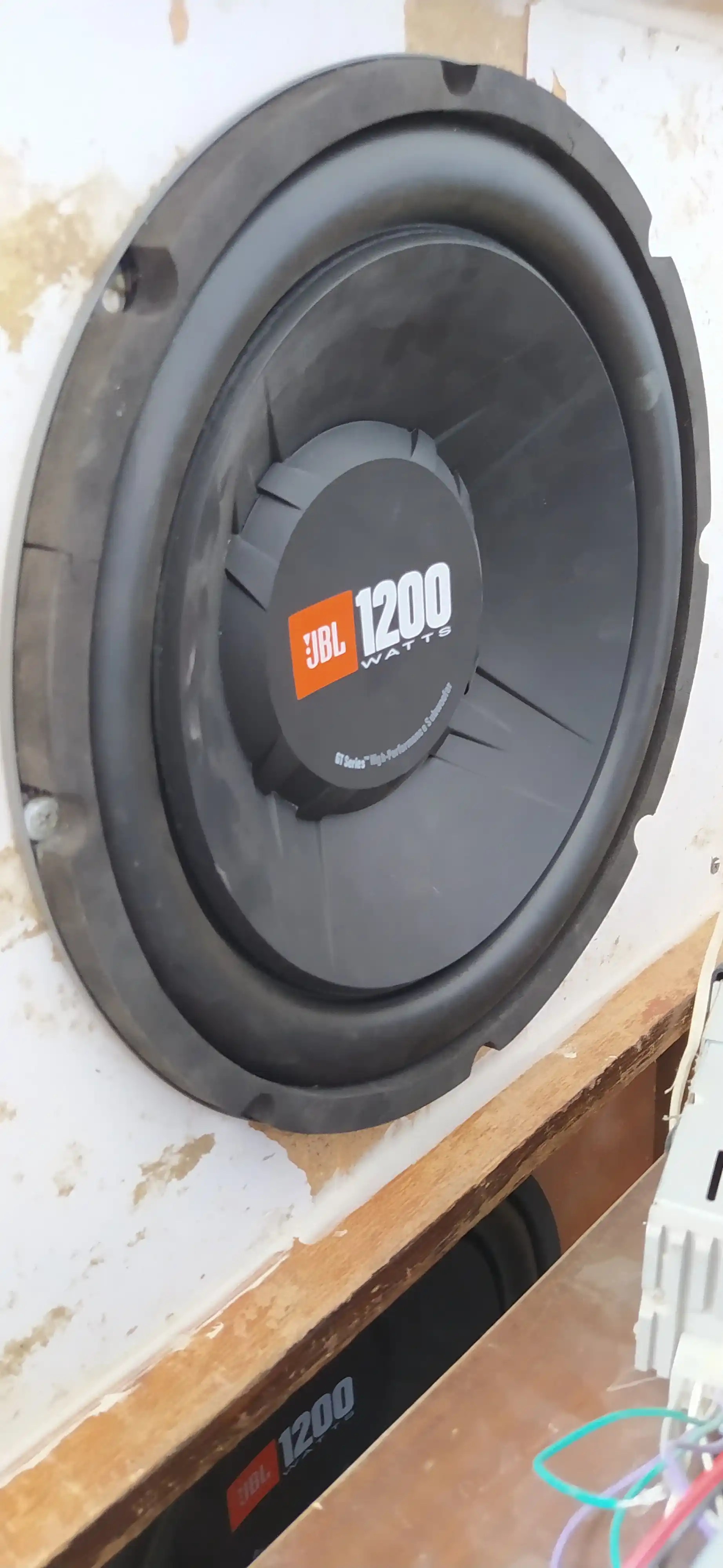 Сабвуфер JBL GT5-S12, 1200 Вт мощный бас и чистый звук