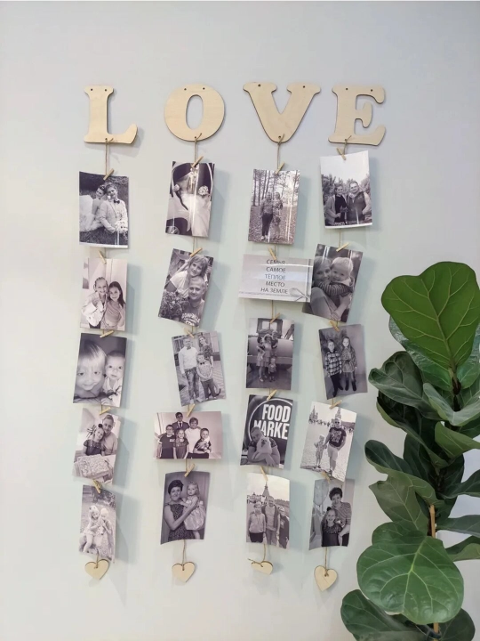 Moodboard LED chiroq bilan, foto panel qisqichli, yog‘och surat ushlagich yoritgich bilan
