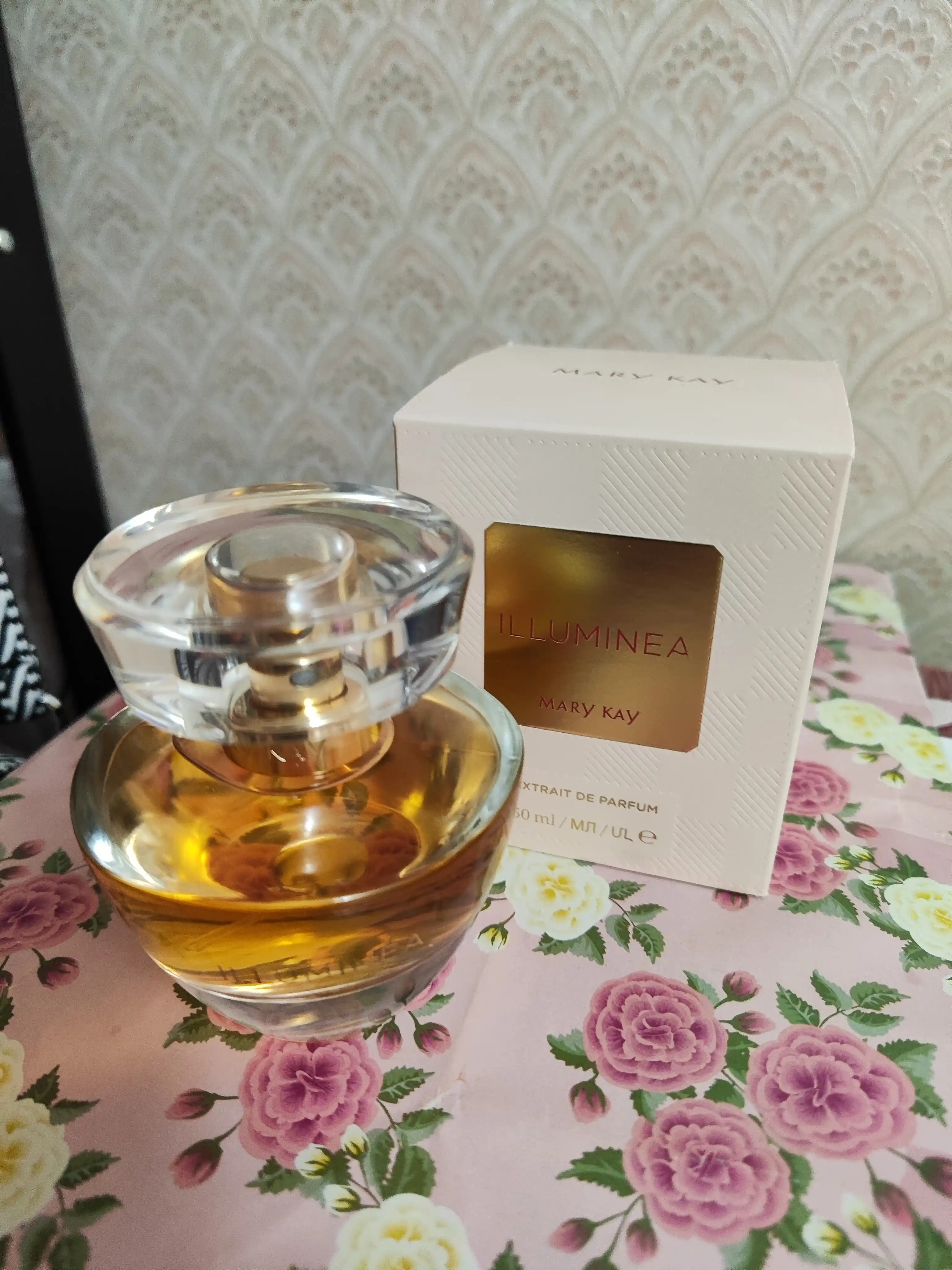 Atir ayollar uchun Illuminea, 50 ml