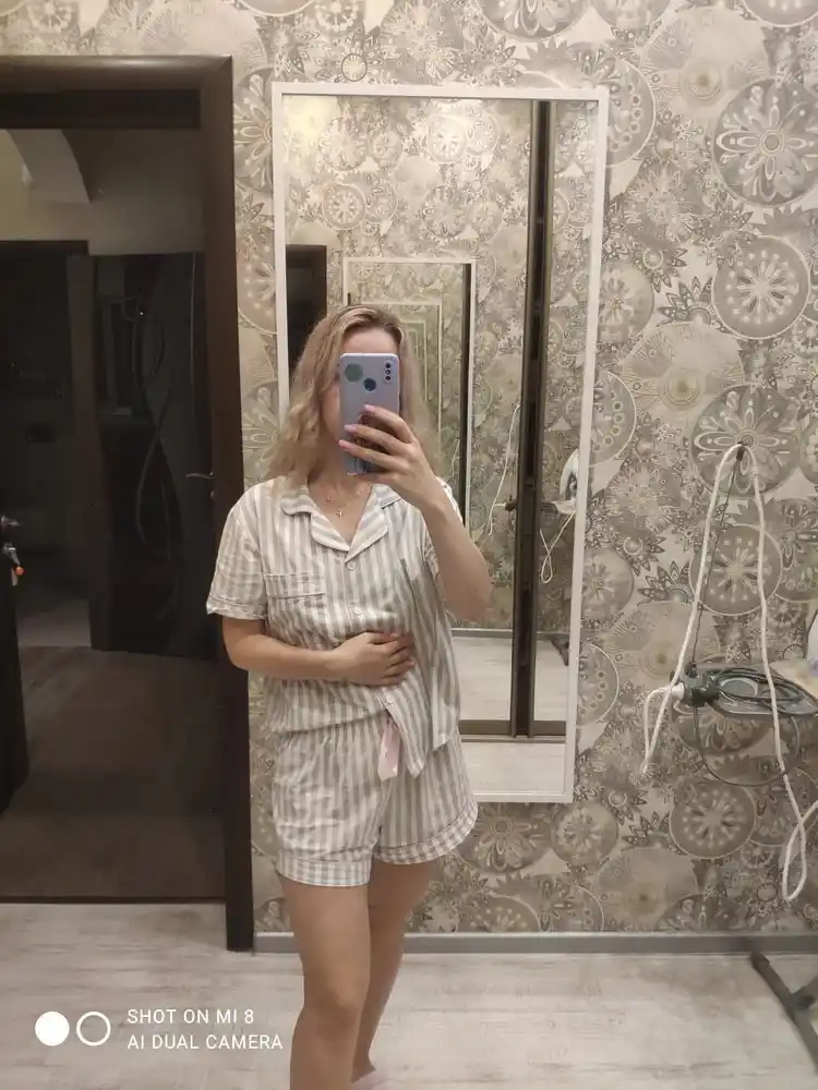 Shim, shortik va ko'ylak bilan Flora pijamasi