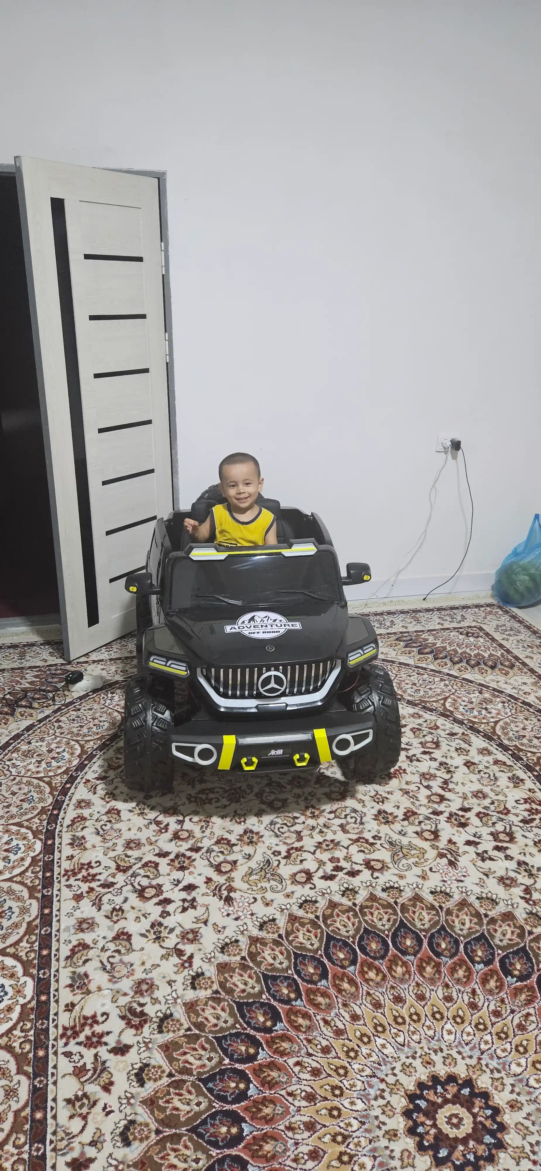 Детский электромобиль Jeep, очень большой