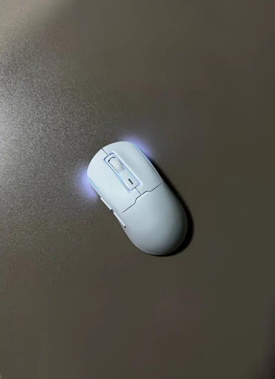 Gaming simsiz sichqoncha Lorgar MSA10W, RGB yoritgich bilan