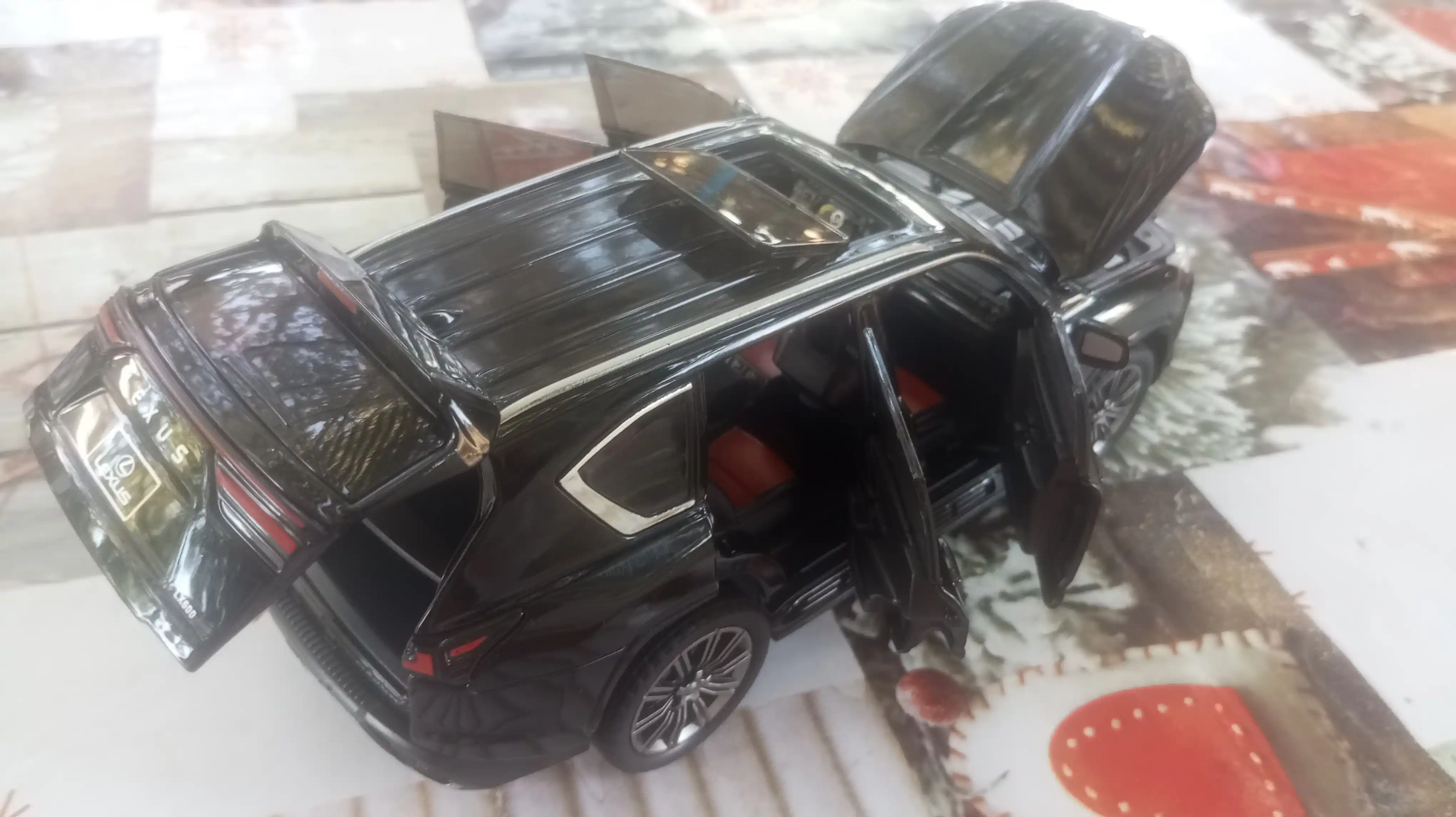 Металлический игрушечный автомобиль Lexus570 для детей