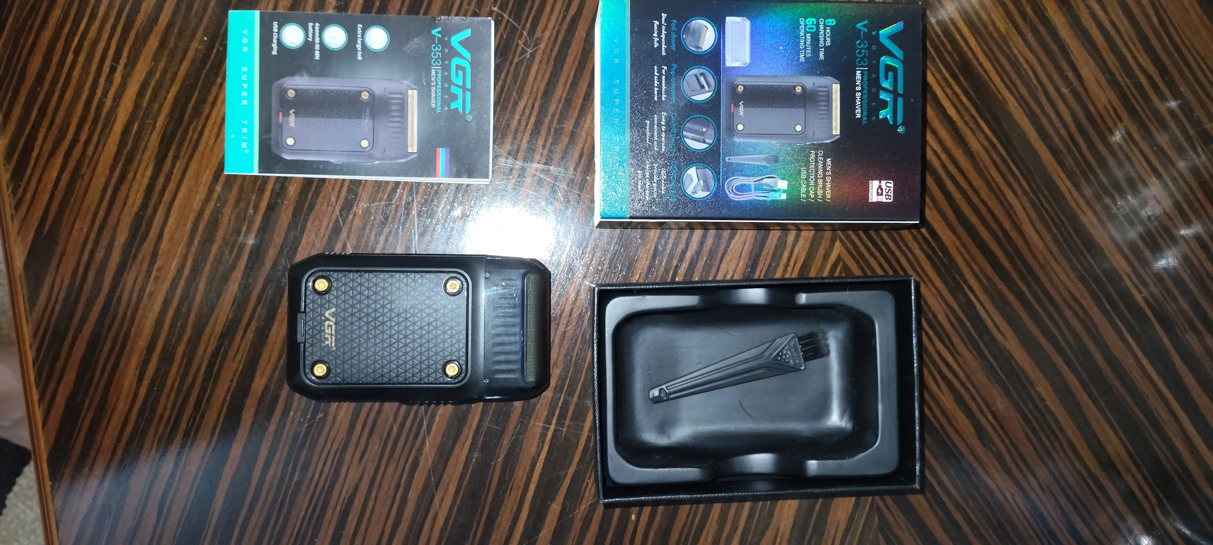 VGR V-353 elektr ustara, o‘rnatilgan trimmer bilan, simsiz portativ sheyver