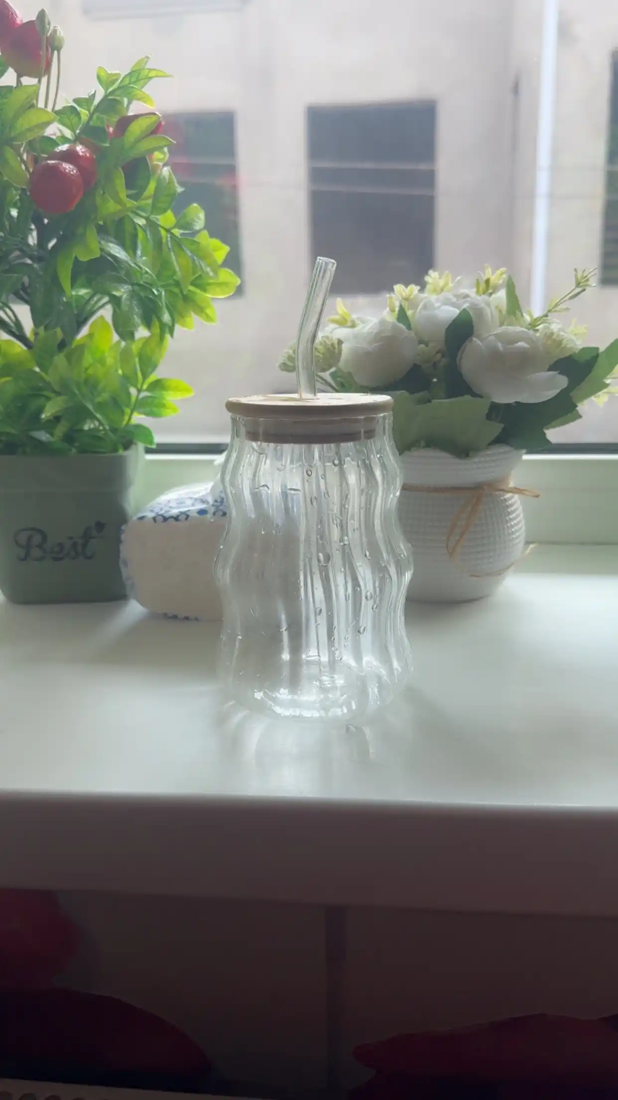 Bambuk qopqoqli va naychali stakan