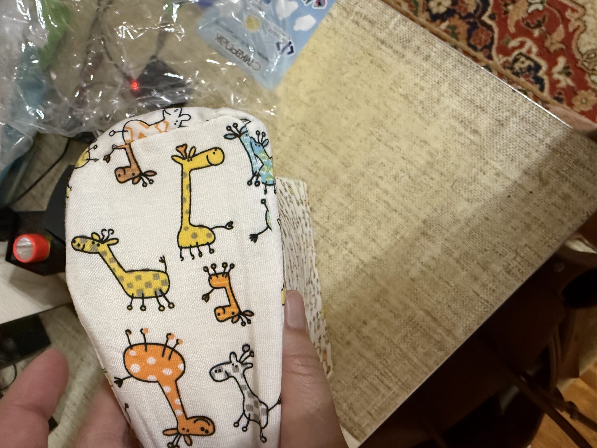 Bolalar ortopedik uyqu yostigi, Memory Foam xotira effektiga ega toldiruvchi