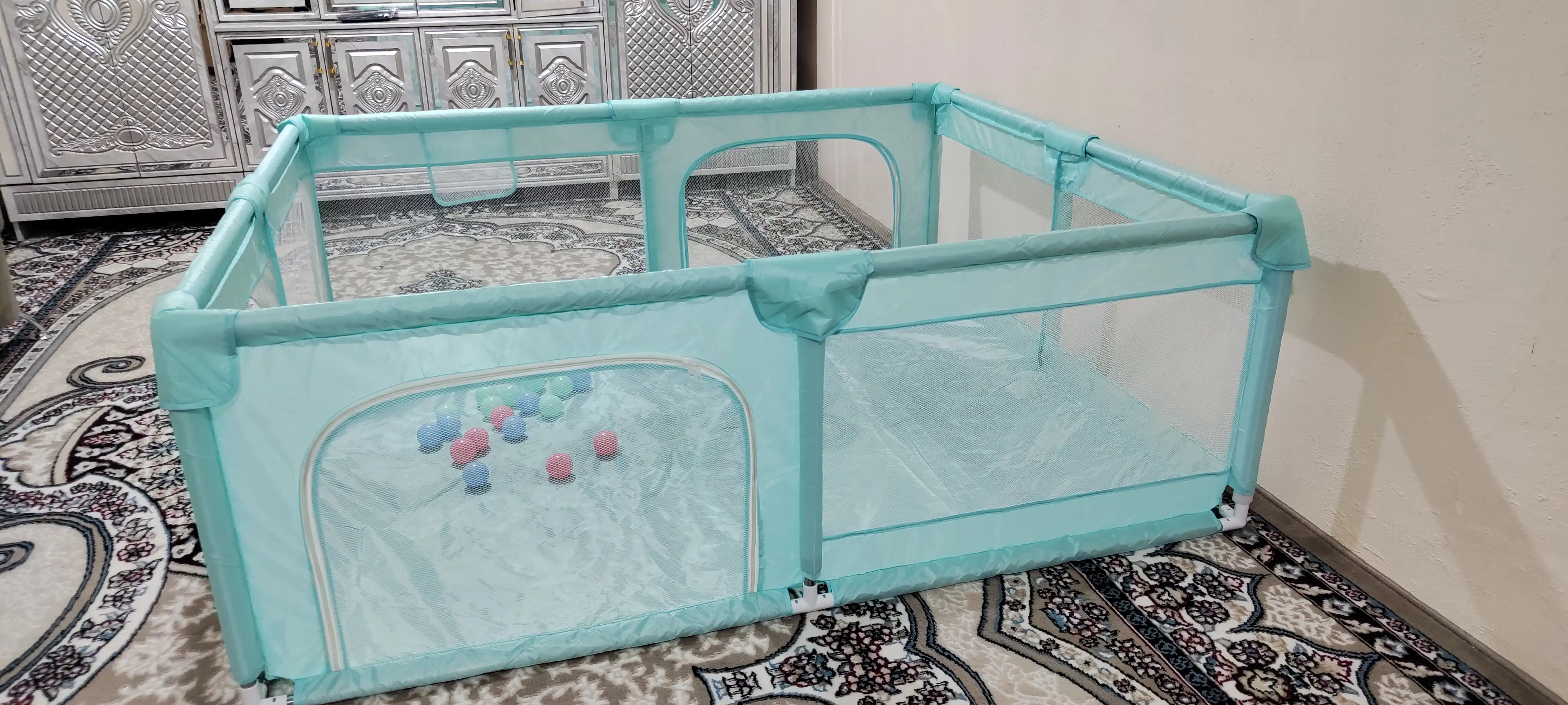 Bolalar uchun manej, bolalar aloxida o'ynashi uchun basseyn 20 ta sharlari bilan