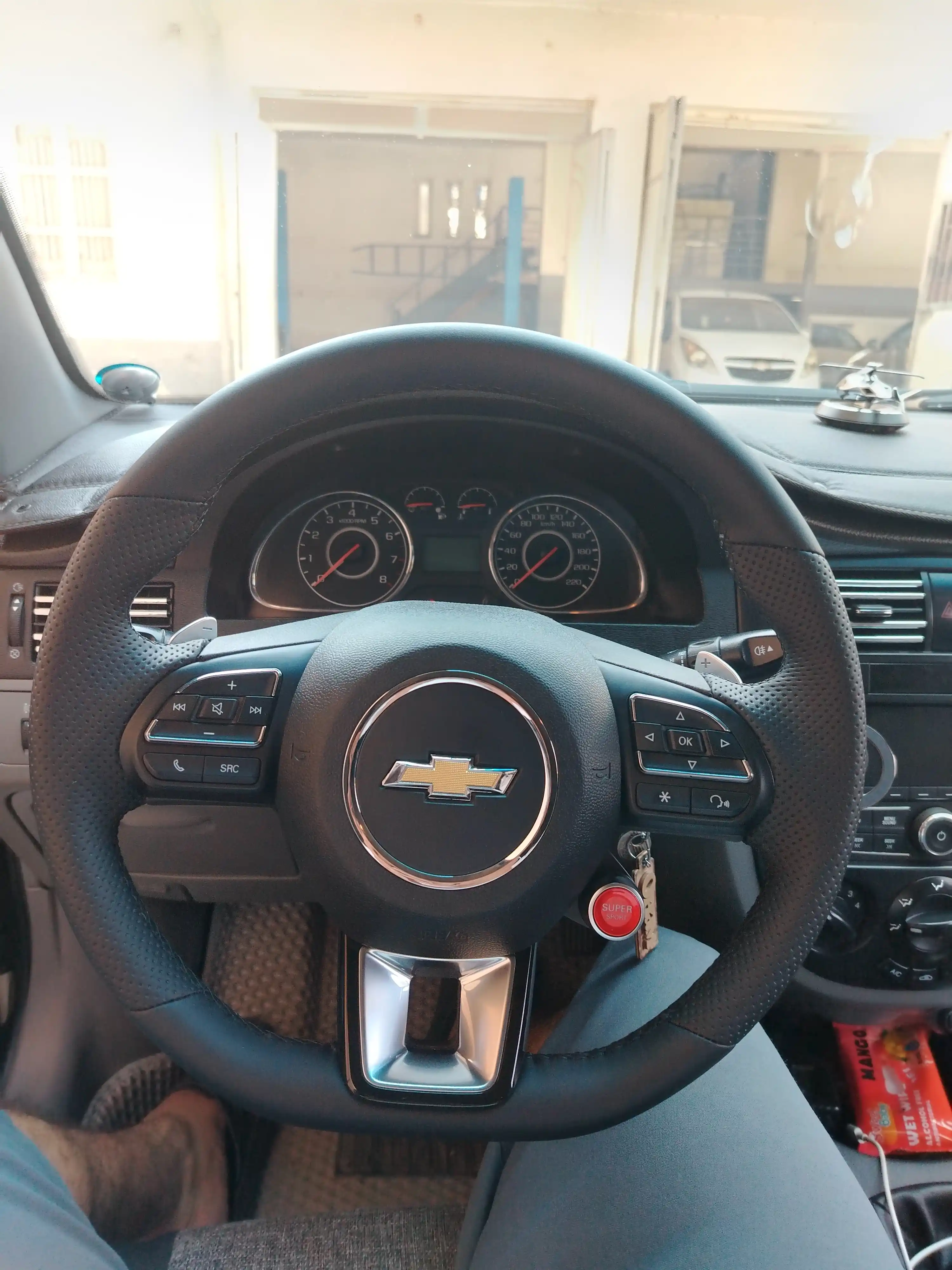 Руль Audi с типтроник и старт-стоп, с эмблемой Chevrolet