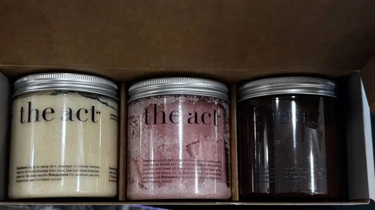 Скраб для тела The Act, для похудения, антицеллюлитный, кокосовый, подарочный набор 2/3 шт