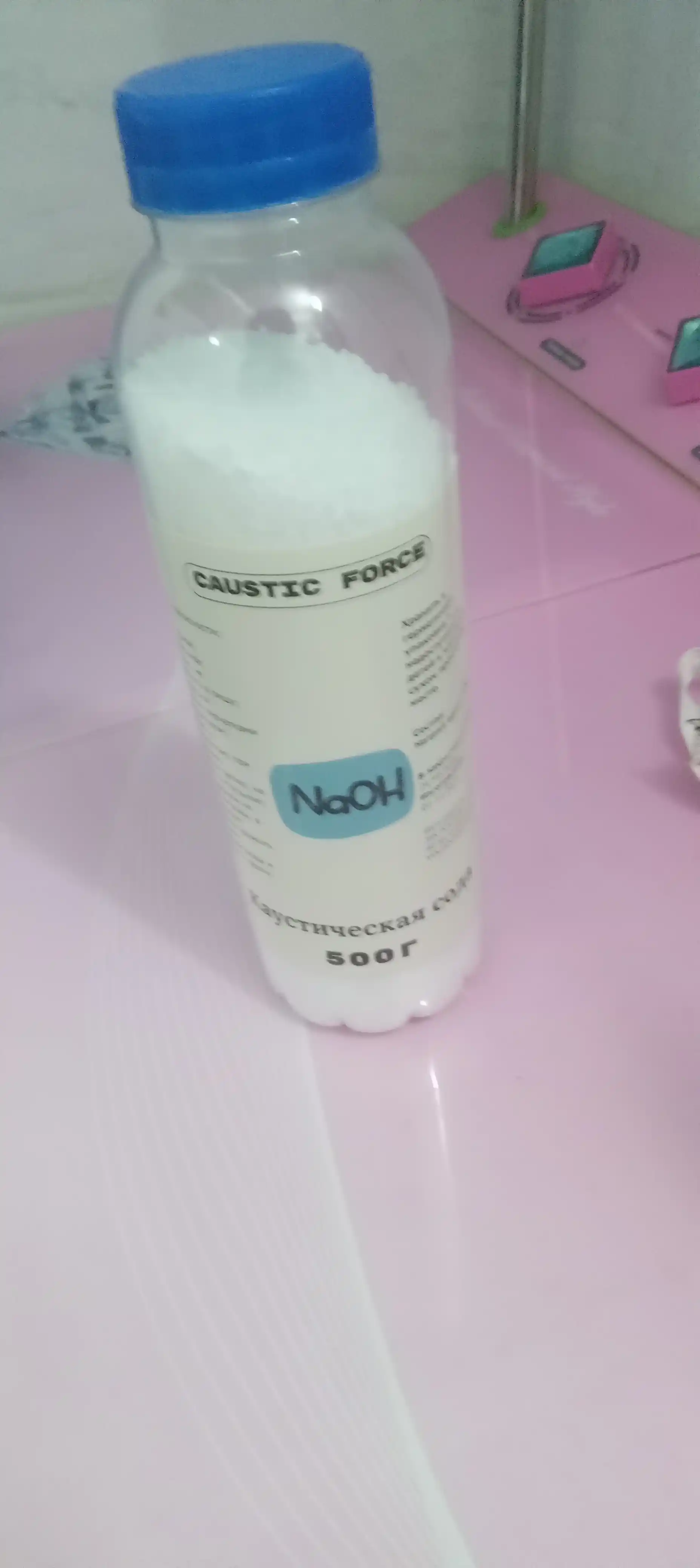 NaOH - antizasor, kaustik soda, quvurlarni  yog'dan va shkaladan tozalash uchun mahsulot