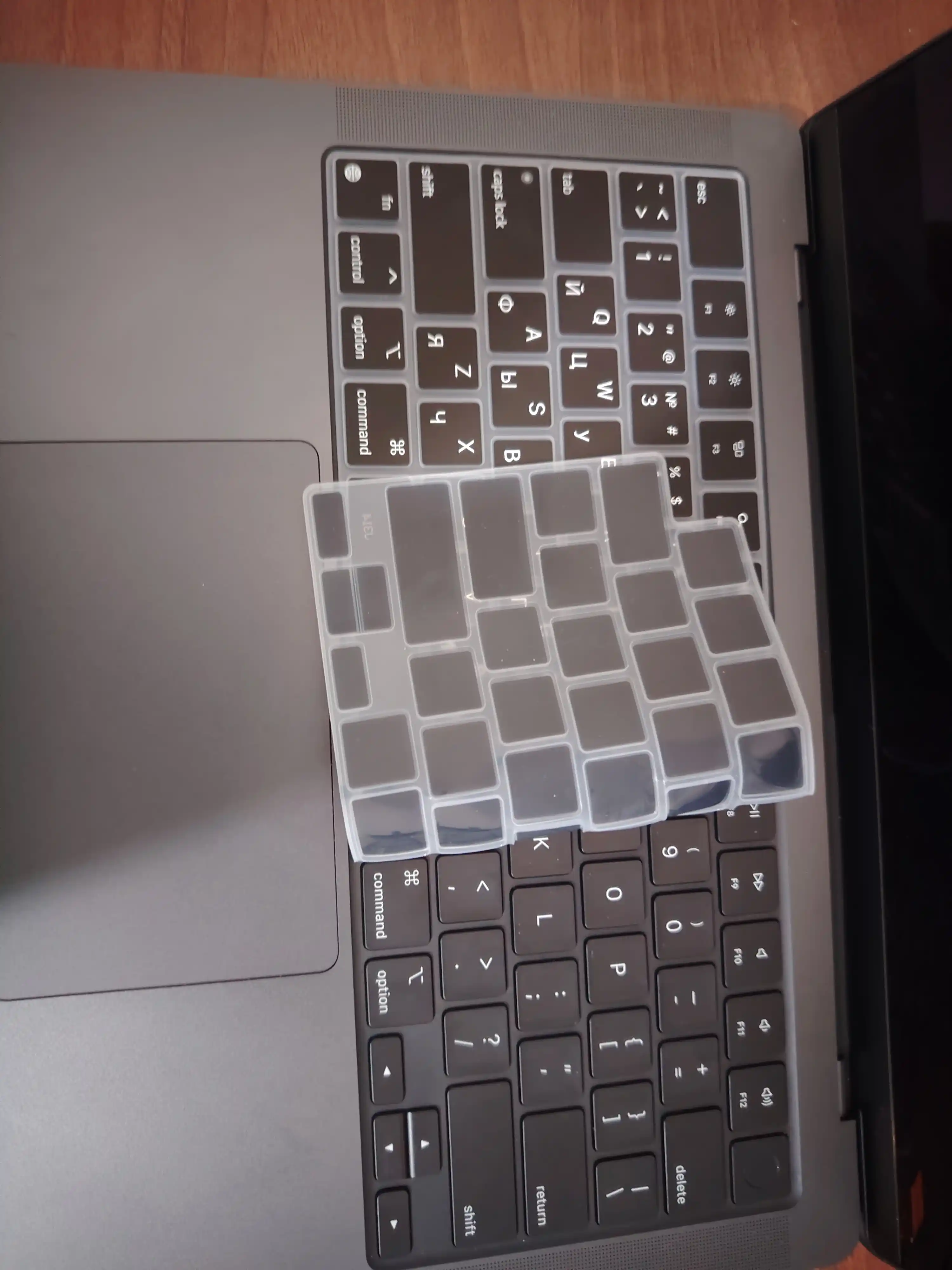 Пленка/наклейка на клавиатуру с русской раскладкой для Macbook Air/Pro/13.3/13.6/M1/M2