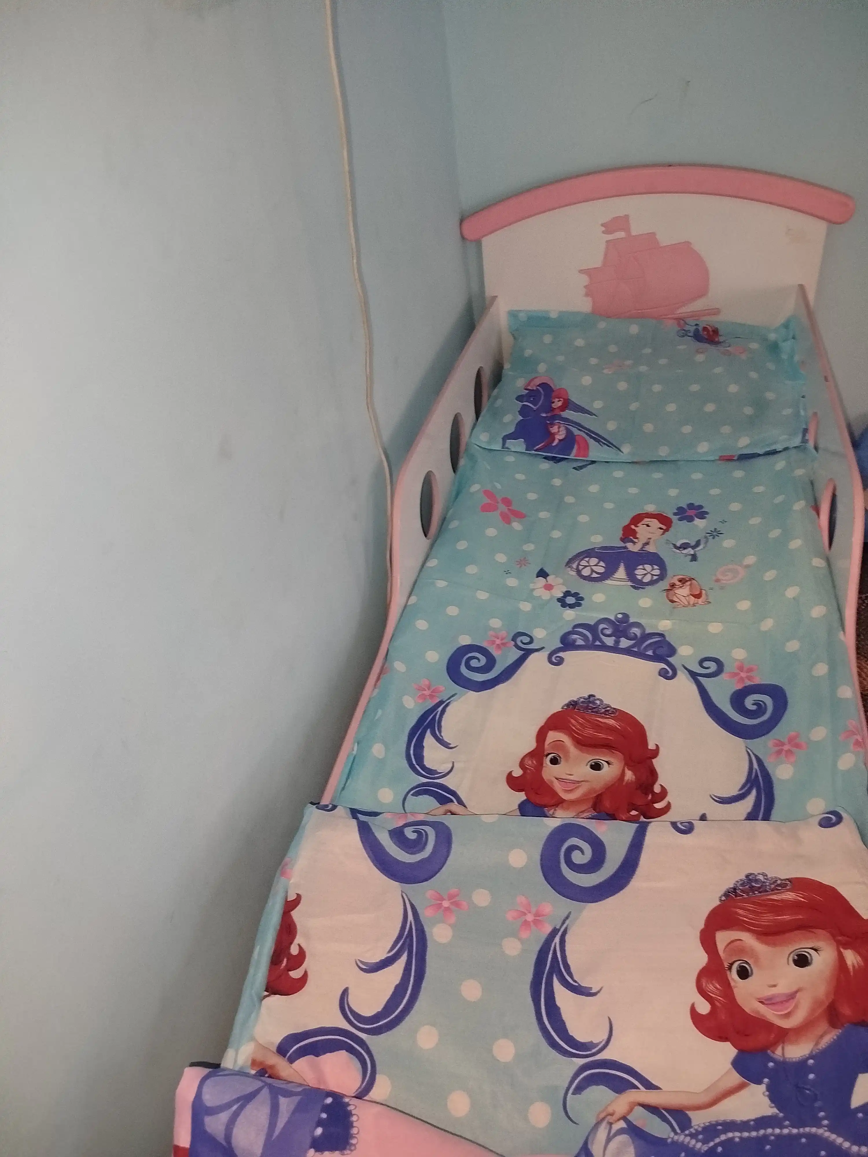 Bolalar choyshabi bir kishilik, eko bambuk, choyshab 1 ta, yostiq jildi 1 ta va ko'rpa jildi 1 ta