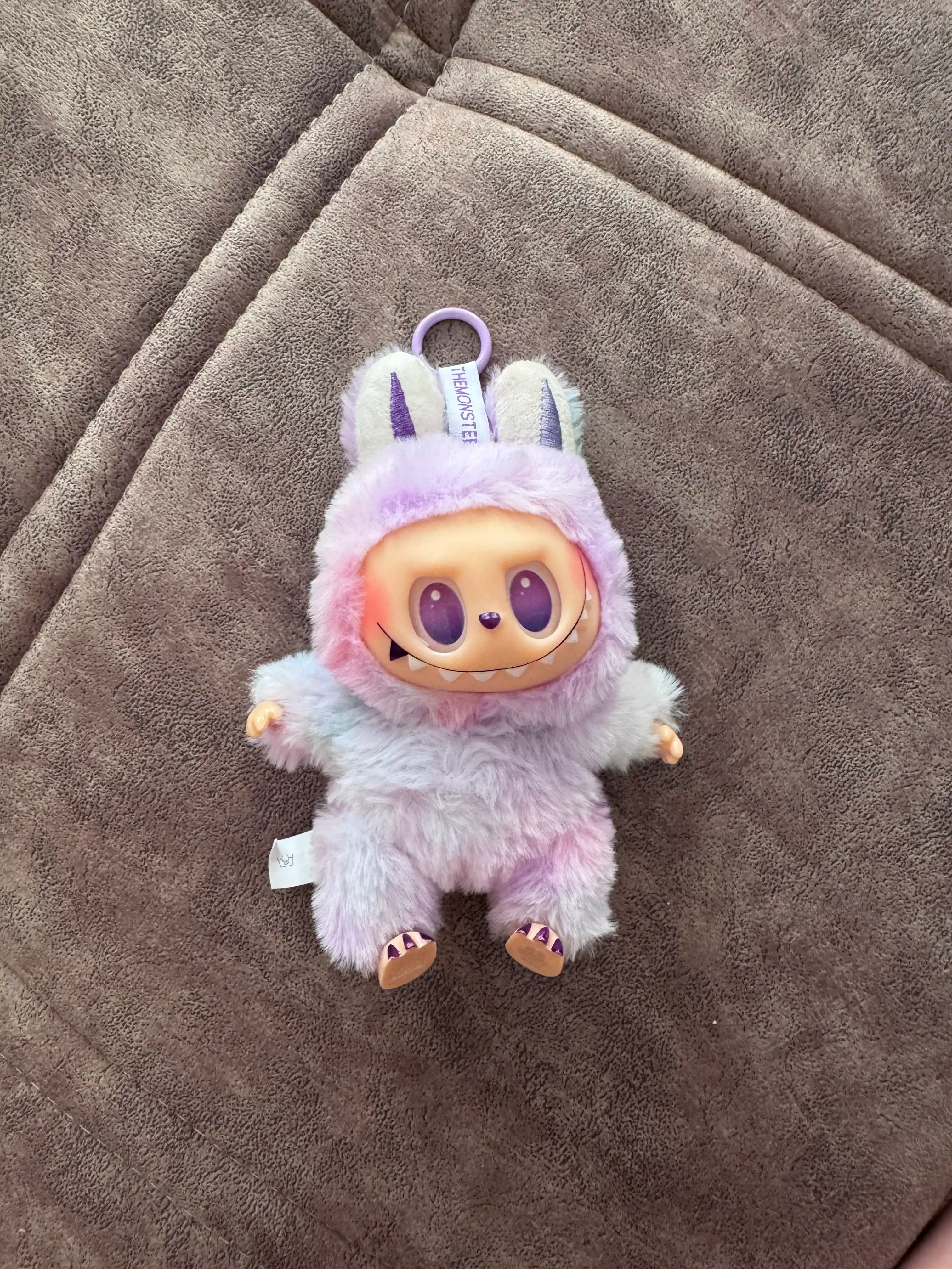 Мягкая игрушка брелок Labubu, пушистый антистресс Лабубу, подарок для детей и взрослых, 17 см