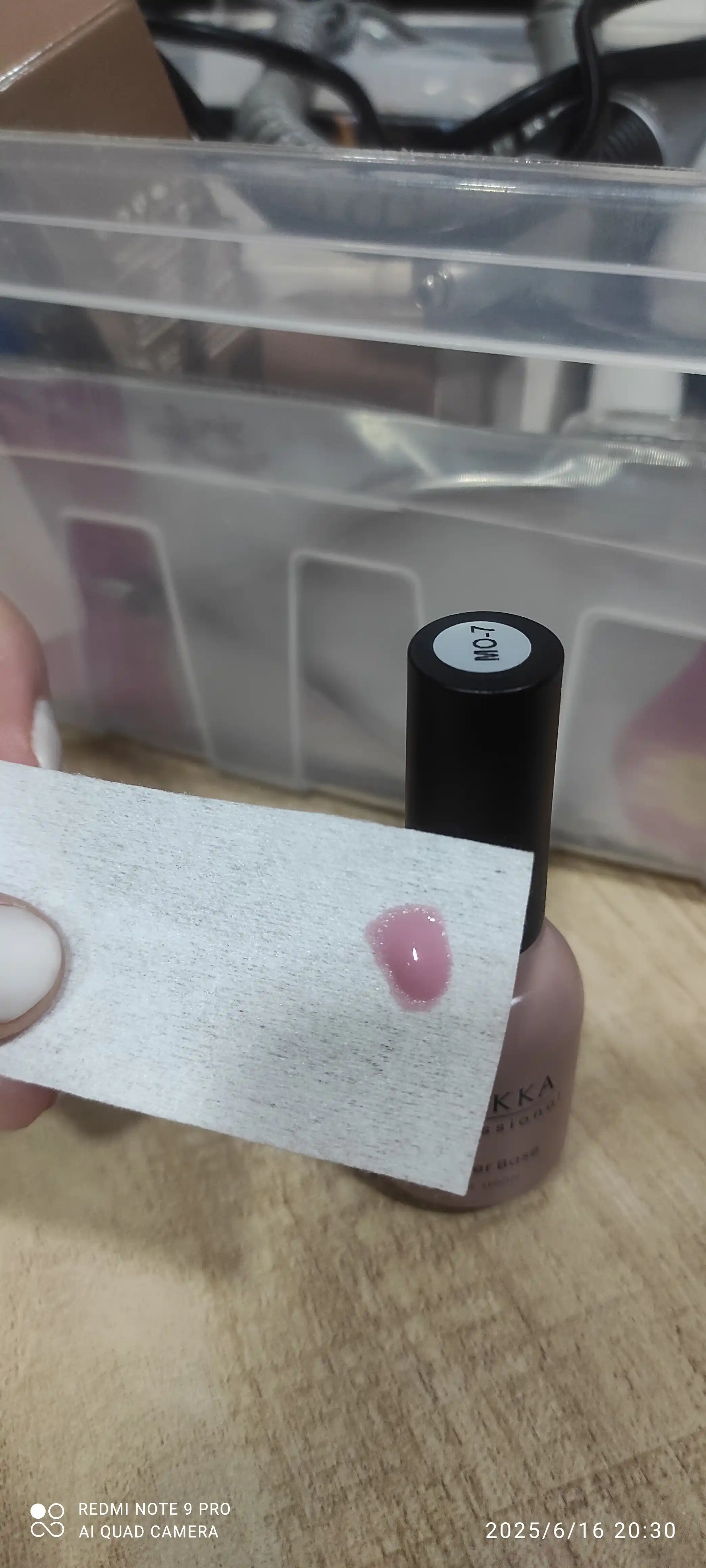 Kauchuk kamuflyaj bazasi MOKKA, gel-lak tirnoqlar uchun, COVER BASE