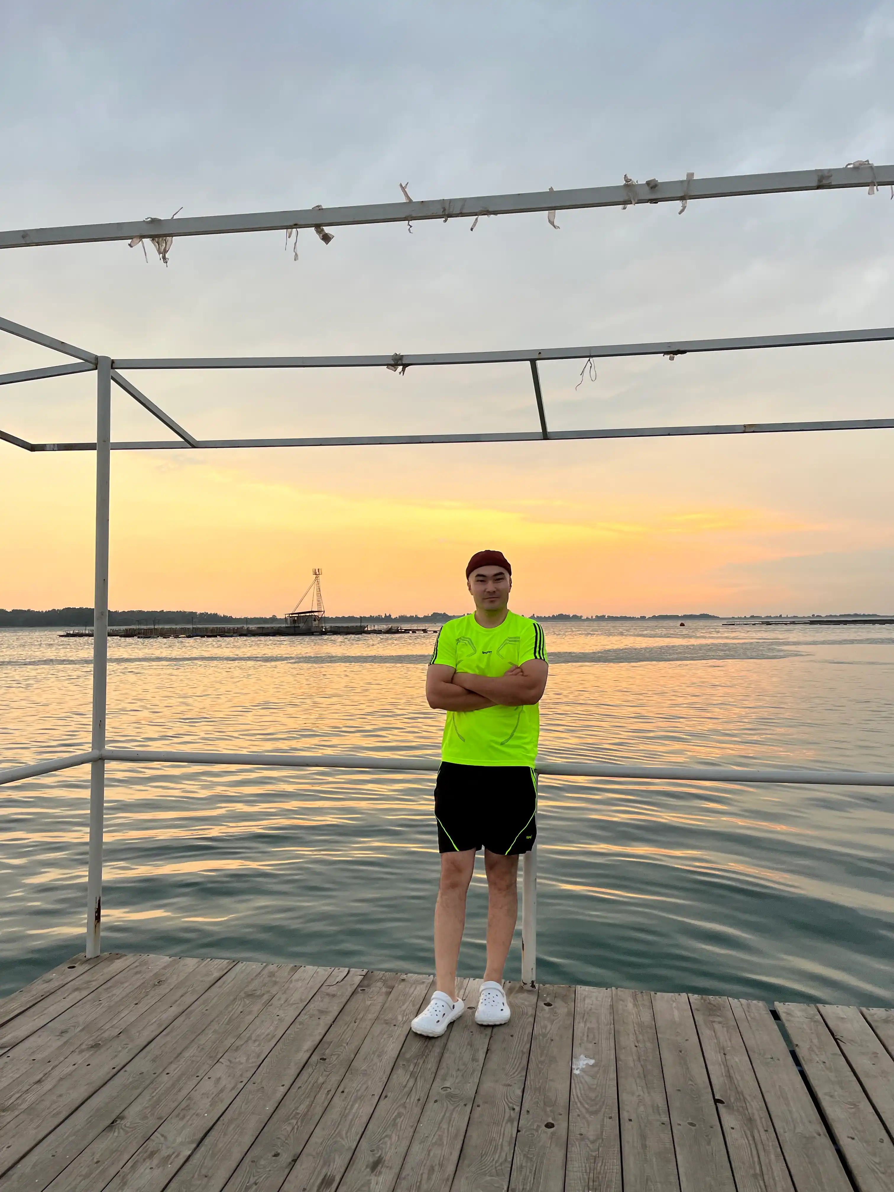 Erkaklar sport kiyimi Kioko, 2 tasi 1 da, fitnes futbolkasi va shortigi, futbol kiyimi