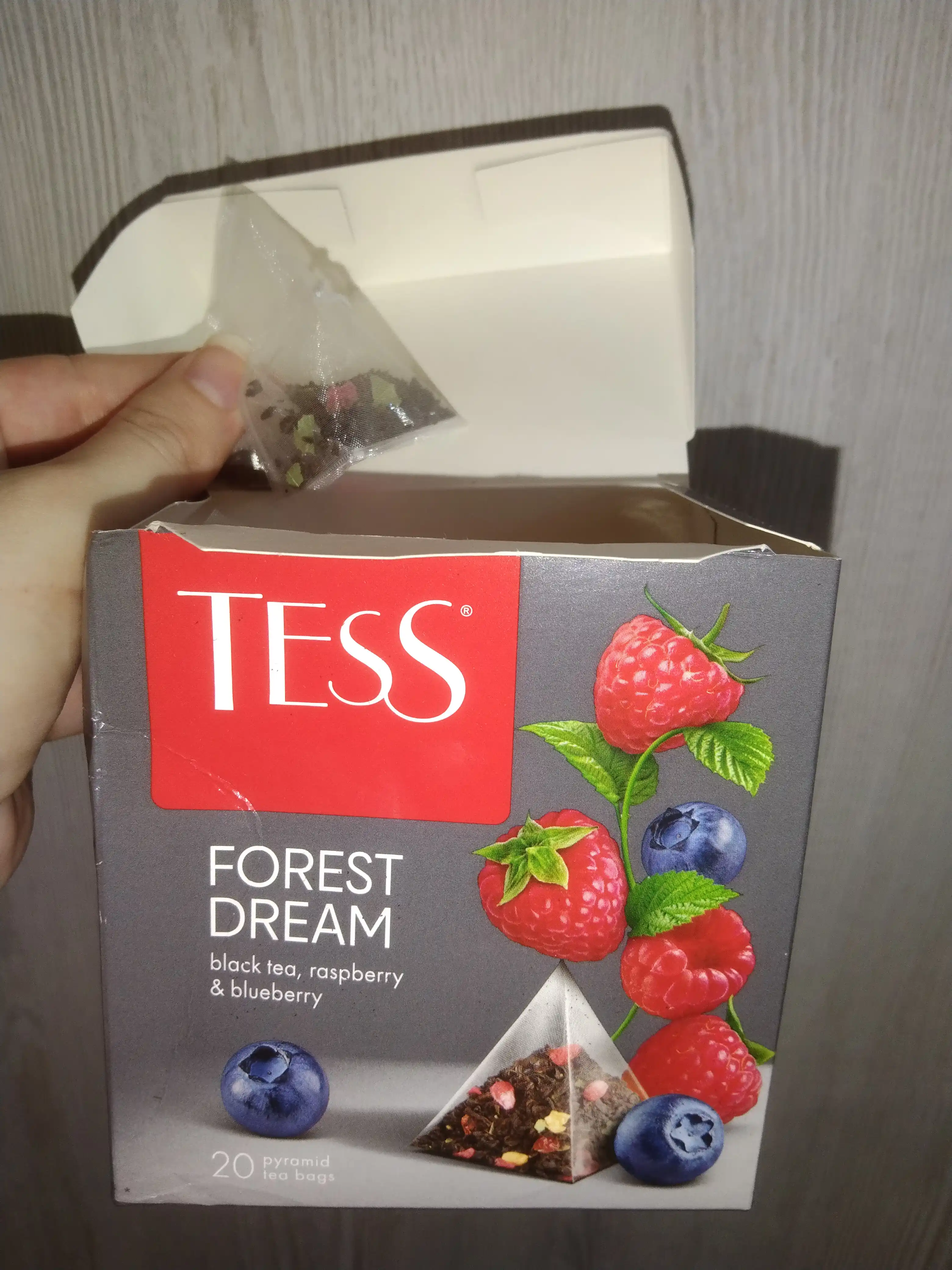 Qora choy TESS Forest dream 1.8 g, 20 piramida