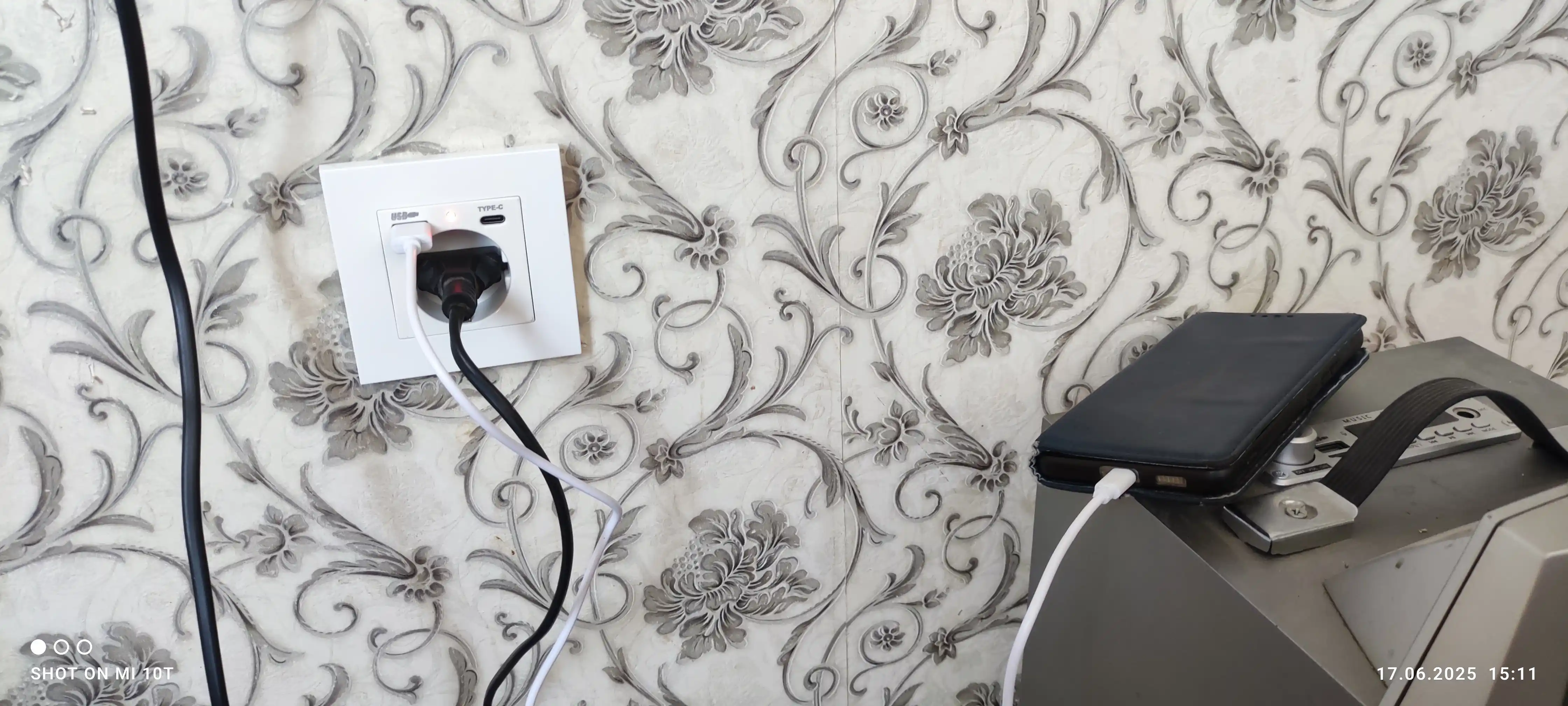 USB va Type-C 20W tez quvvatlovchi rozetka, 2 ta port: USB-A + Type-C, USB-A + USB-A