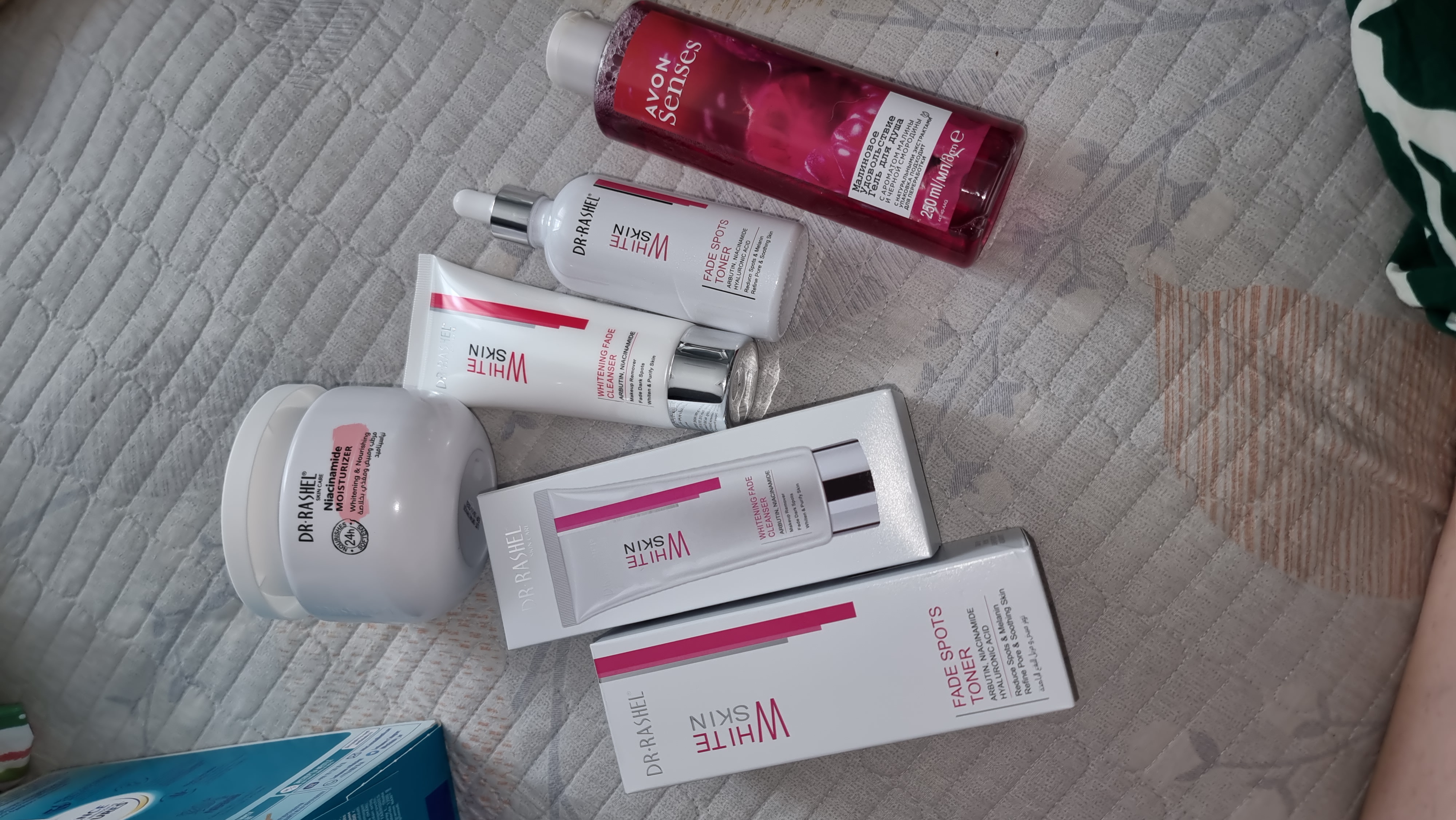 Отбеливающая пенка для лица Dr.Rashel Whitening Fade Spots facial cleanser, 150 гр