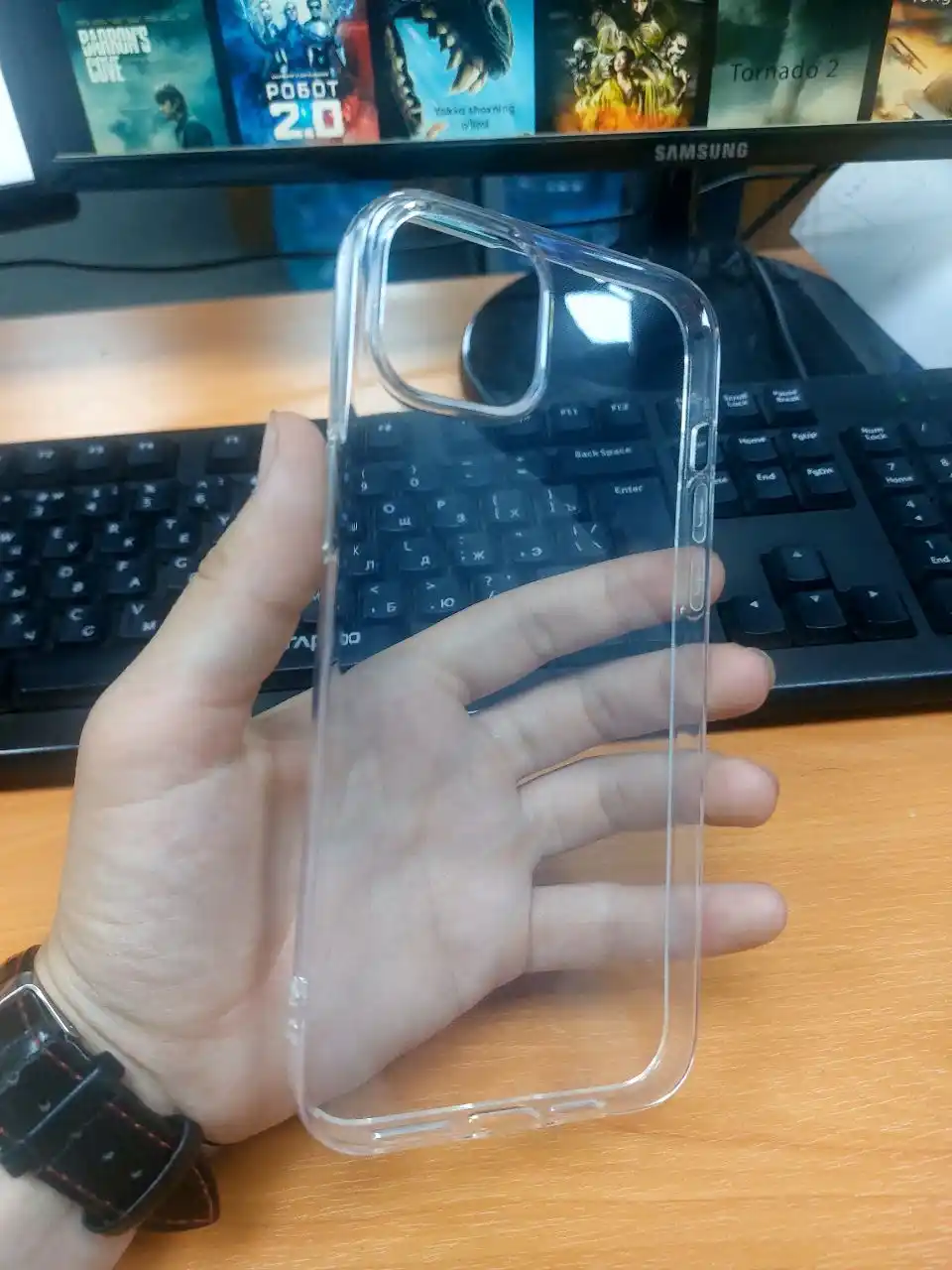 Чехол iPhone 7, 8, SE, XS, 11, 12, 13, 14, 15, 16, 17 Pro, Max, Plus, Mini, Air прозрачный 