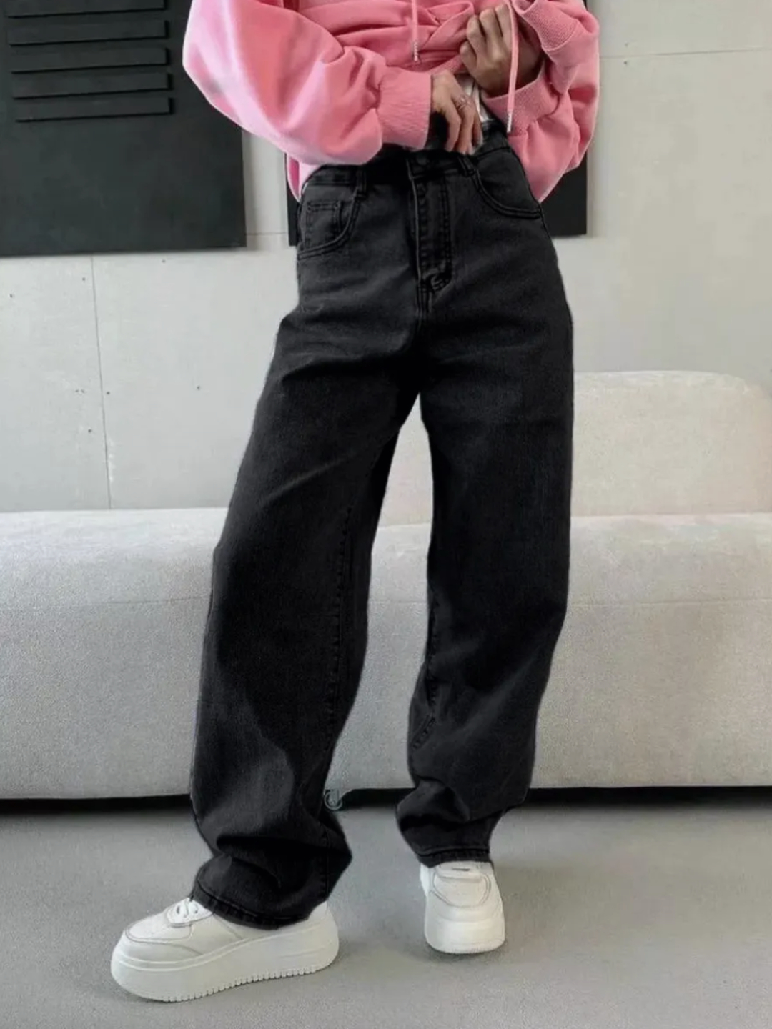 Seks video shabnami surayyo Bemorning xonasiga porno hamshira kirib keldi va u uxlayotganida uning erektsiyasini kordi.