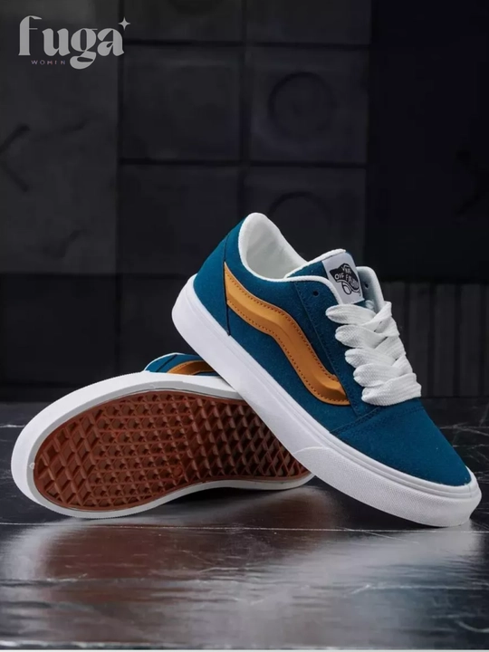Vans uslubidagi ayollar kedi – faollik va uslub uyg‘unligi