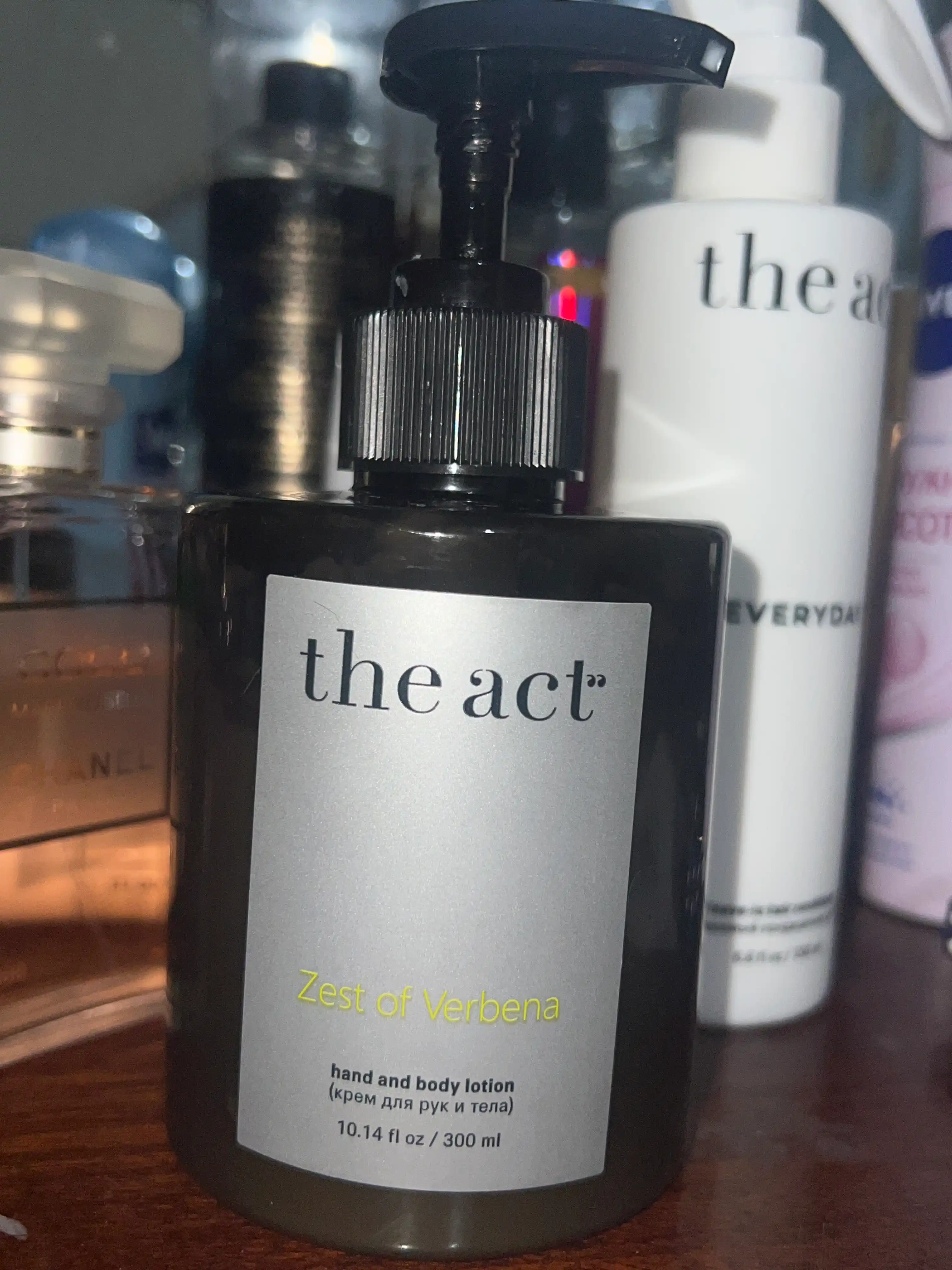 The Act Крем для рук и тела, парфюмированный, с ароматом вербены, увлажняющий, питательный