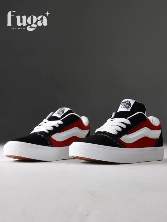 Vans uslubidagi ayollar kedi – faollik va uslub uyg‘unligi