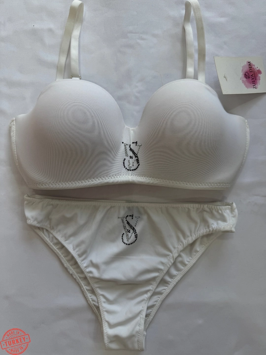 Коллекция женского нижнего белья Victoria's Secret - 