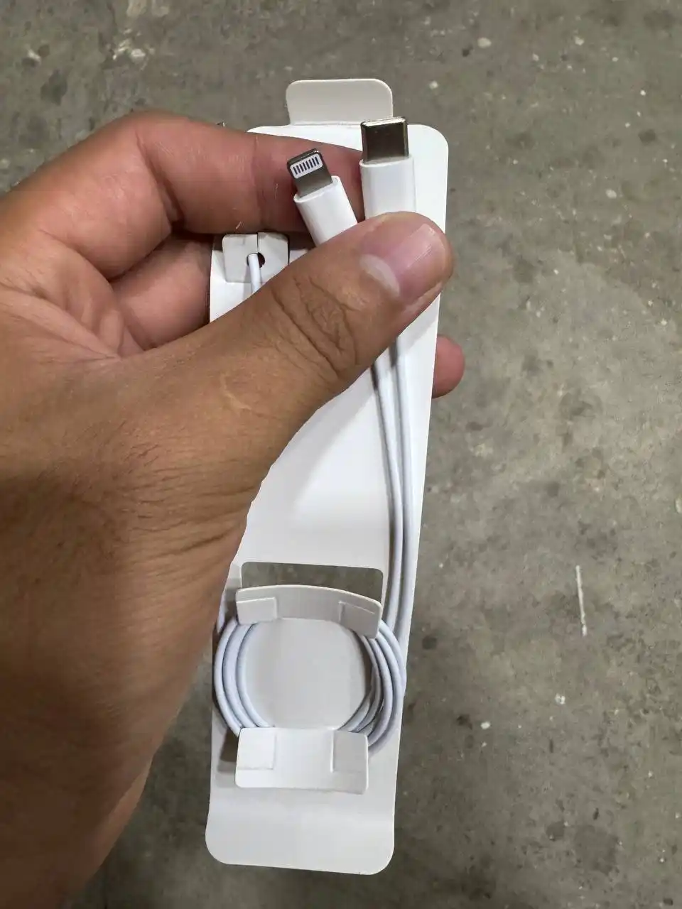 Переходник AUX to Lightning для наушников iPhone/3.5 мм mini jack
